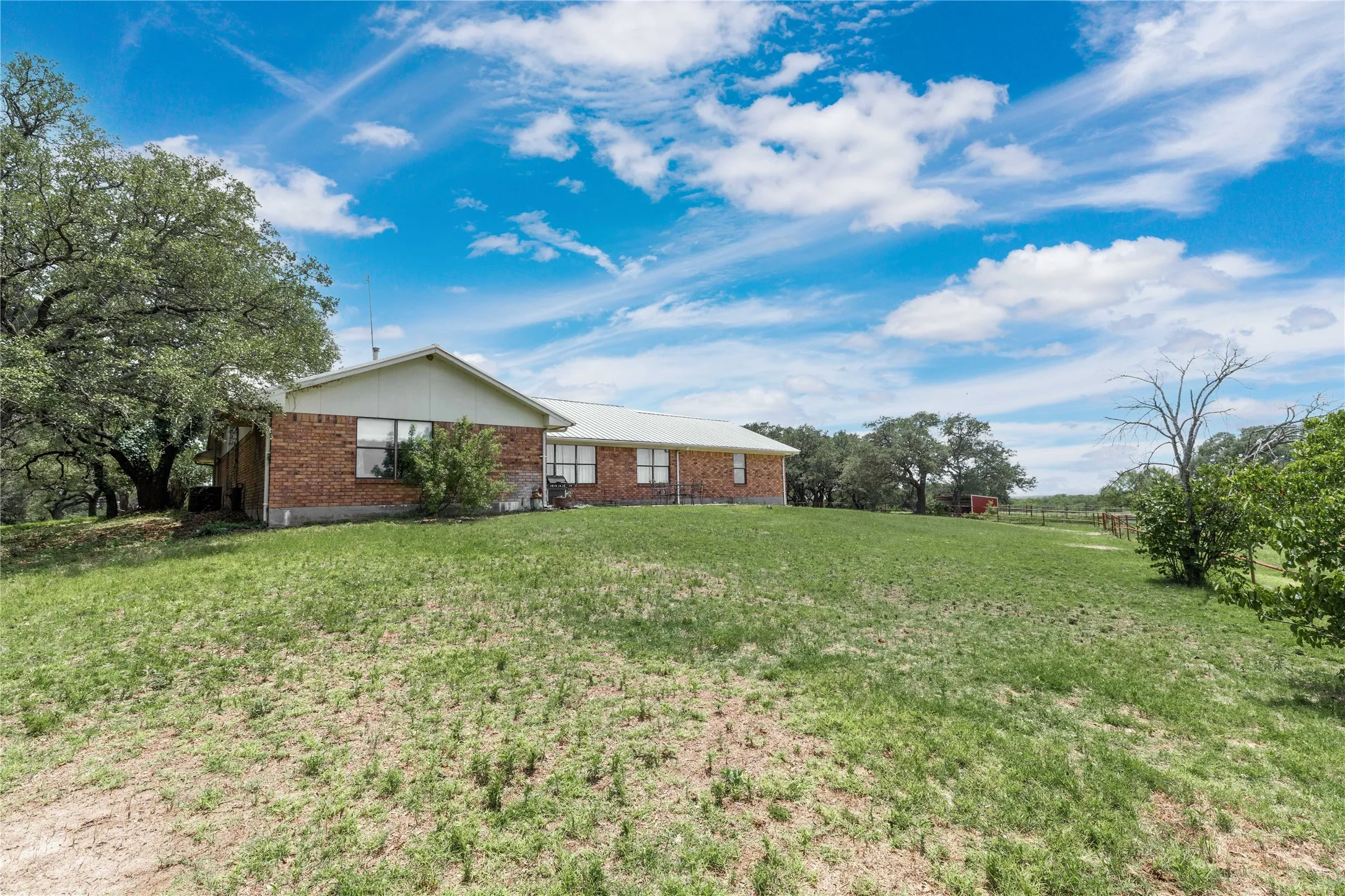 Single Family Residence For Sale in Eastland County , 3718 Highway 36 W, Rising Star, Texas 76471, 3 Bedroom, 2 Bathroom, 2 Garage spaces, 1,912 Sqft, built in 1982, mls#21308560, Real Estate Agent in Rising Star, Homes For Sale in Eastland county, Homes For Sale in Rising Star, Realtor in Rising Star Texas, Real Estate Brokerage Independent Realty Texas, Luminita Cordes Realtor