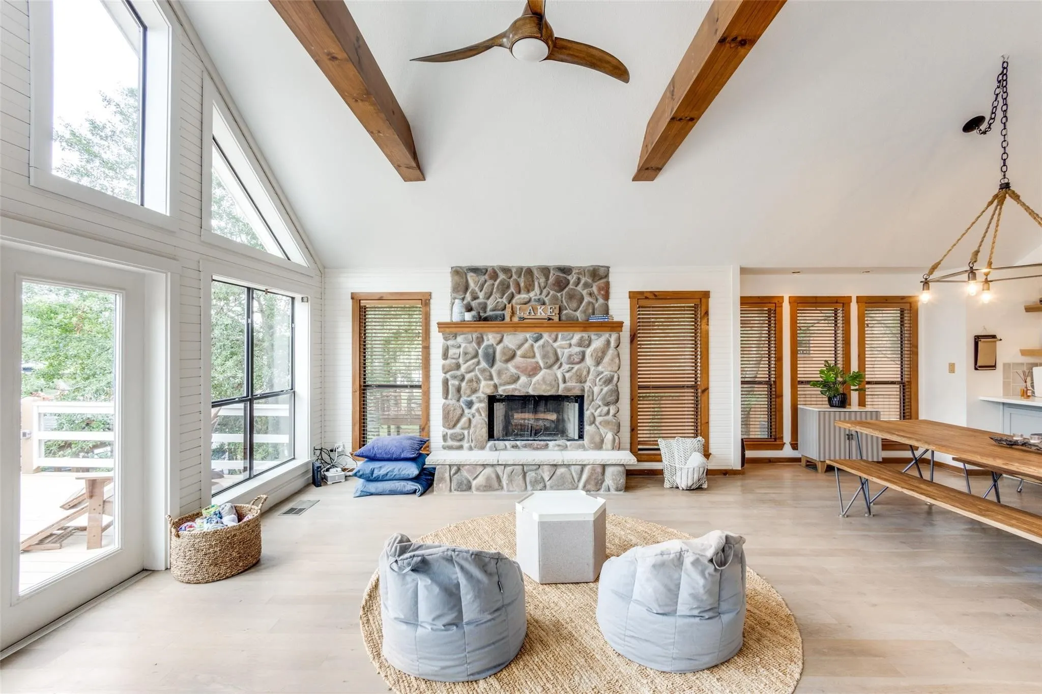 Single Family Residence For Sale in Franklin (TX) County , 909 King Club Boulevard, Scroggins, Texas 75480, 3 Bedroom, 2 Bathroom, Garage spaces, 1,724 Sqft, built in 1997, mls#21307220, Real Estate Agent in Scroggins, Homes For Sale in Franklin (TX) county, Homes For Sale in Scroggins, Realtor in Scroggins Texas, Real Estate Brokerage Independent Realty Texas, Luminita Cordes Realtor