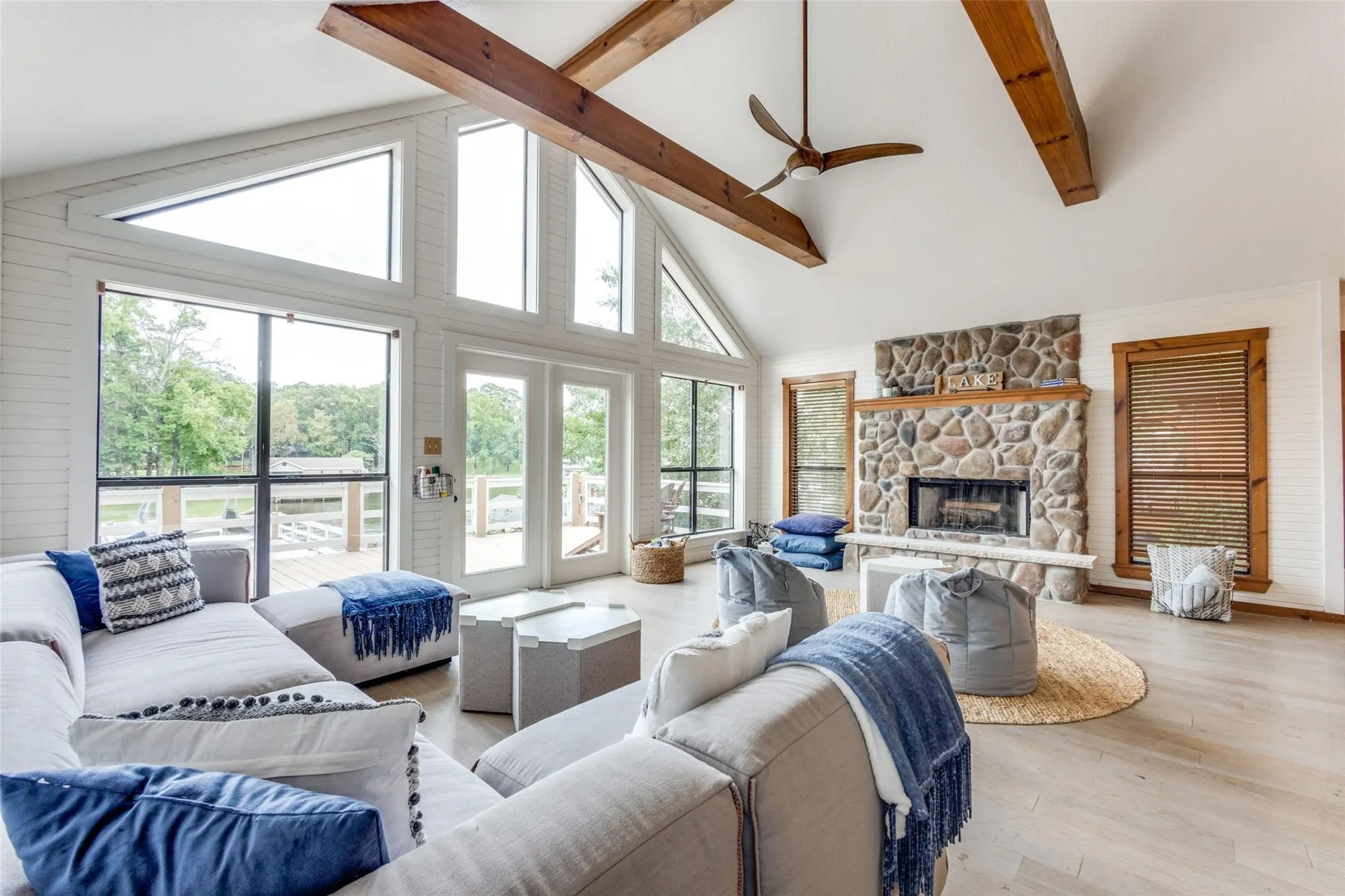 Single Family Residence For Sale in Franklin (TX) County , 909 King Club Boulevard, Scroggins, Texas 75480, 3 Bedroom, 2 Bathroom, Garage spaces, 1,724 Sqft, built in 1997, mls#21307220, Real Estate Agent in Scroggins, Homes For Sale in Franklin (TX) county, Homes For Sale in Scroggins, Realtor in Scroggins Texas, Real Estate Brokerage Independent Realty Texas, Luminita Cordes Realtor