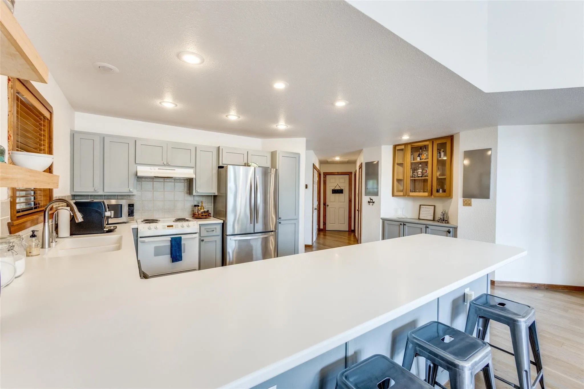 Single Family Residence For Sale in Franklin (TX) County , 909 King Club Boulevard, Scroggins, Texas 75480, 3 Bedroom, 2 Bathroom, Garage spaces, 1,724 Sqft, built in 1997, mls#21307220, Real Estate Agent in Scroggins, Homes For Sale in Franklin (TX) county, Homes For Sale in Scroggins, Realtor in Scroggins Texas, Real Estate Brokerage Independent Realty Texas, Luminita Cordes Realtor