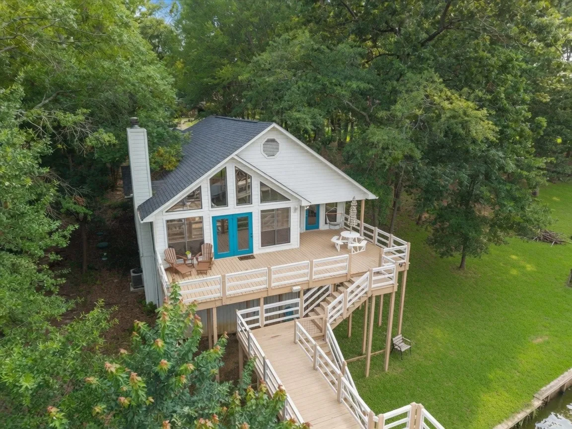 Single Family Residence For Sale in Franklin (TX) County , 909 King Club Boulevard, Scroggins, Texas 75480, 3 Bedroom, 2 Bathroom, Garage spaces, 1,724 Sqft, built in 1997, mls#21307220, Real Estate Agent in Scroggins, Homes For Sale in Franklin (TX) county, Homes For Sale in Scroggins, Realtor in Scroggins Texas, Real Estate Brokerage Independent Realty Texas, Luminita Cordes Realtor