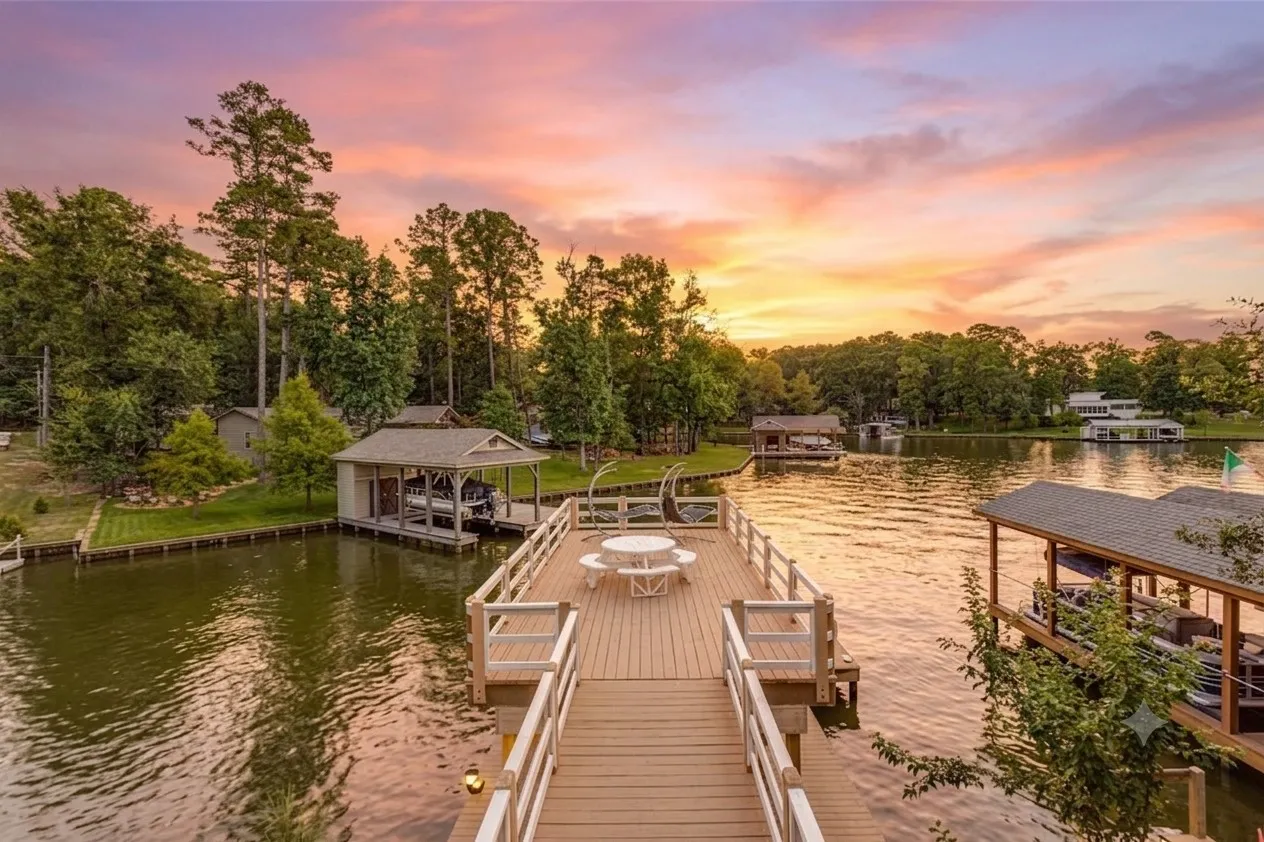 Single Family Residence For Sale in Franklin (TX) County , 909 King Club Boulevard, Scroggins, Texas 75480, 3 Bedroom, 2 Bathroom, Garage spaces, 1,724 Sqft, built in 1997, mls#21307220, Real Estate Agent in Scroggins, Homes For Sale in Franklin (TX) county, Homes For Sale in Scroggins, Realtor in Scroggins Texas, Real Estate Brokerage Independent Realty Texas, Luminita Cordes Realtor