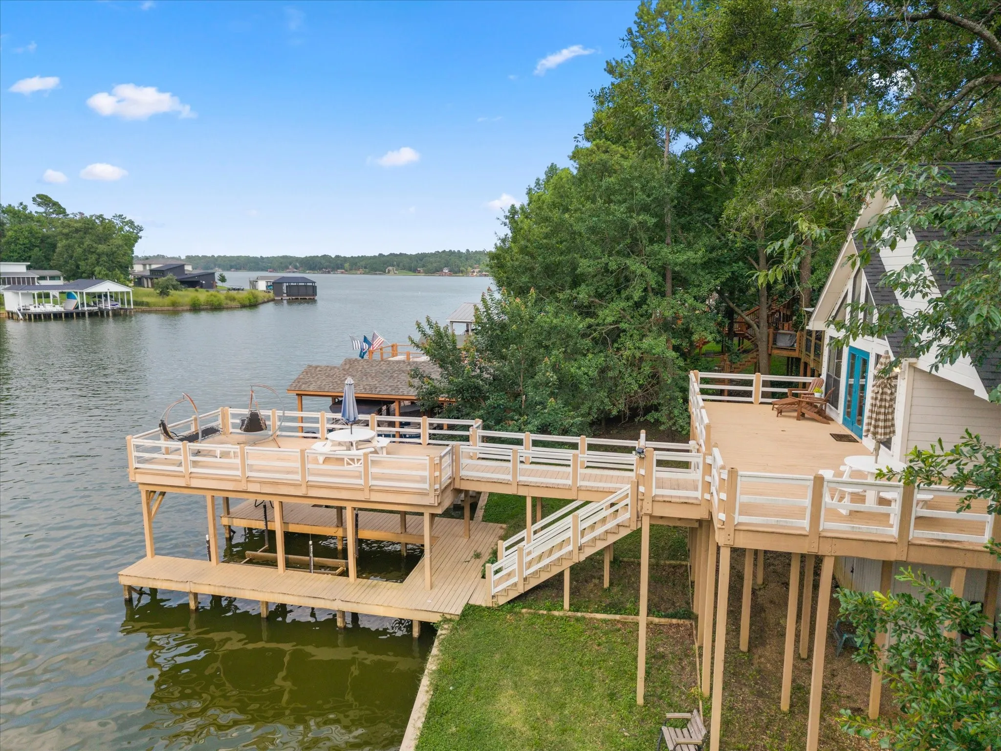 Single Family Residence For Sale in Franklin (TX) County , 909 King Club Boulevard, Scroggins, Texas 75480, 3 Bedroom, 2 Bathroom, Garage spaces, 1,724 Sqft, built in 1997, mls#21307220, Real Estate Agent in Scroggins, Homes For Sale in Franklin (TX) county, Homes For Sale in Scroggins, Realtor in Scroggins Texas, Real Estate Brokerage Independent Realty Texas, Luminita Cordes Realtor