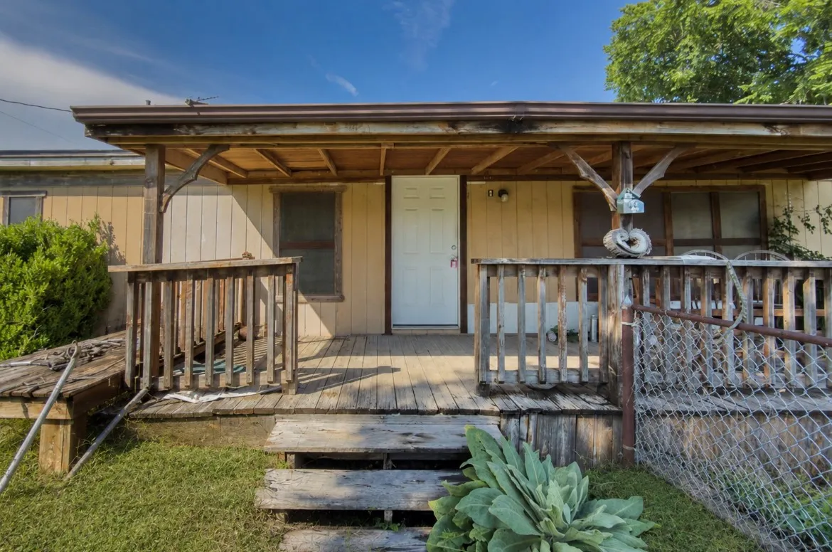 Single Family Residence For Sale in Bosque County , 158 County Road 1813, Clifton, Texas 76634, 2 Bedroom, 2 Bathroom, Garage spaces, 1,200 Sqft, built in 0, mls#21308649, Real Estate Agent in Clifton, Homes For Sale in Bosque county, Homes For Sale in Clifton, Realtor in Clifton Texas, Real Estate Brokerage Independent Realty Texas, Luminita Cordes Realtor