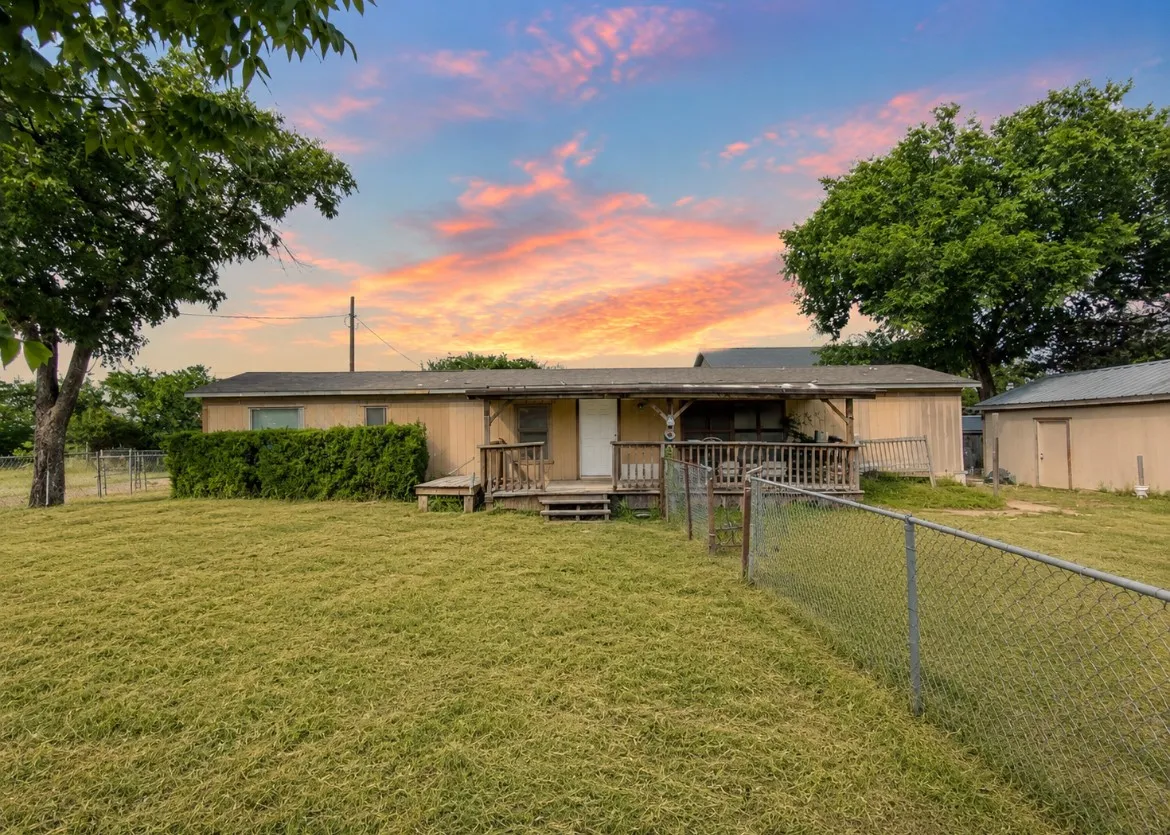 Single Family Residence For Sale in Bosque County , 158 County Road 1813, Clifton, Texas 76634, 2 Bedroom, 2 Bathroom, Garage spaces, 1,200 Sqft, built in 0, mls#21308649, Real Estate Agent in Clifton, Homes For Sale in Bosque county, Homes For Sale in Clifton, Realtor in Clifton Texas, Real Estate Brokerage Independent Realty Texas, Luminita Cordes Realtor