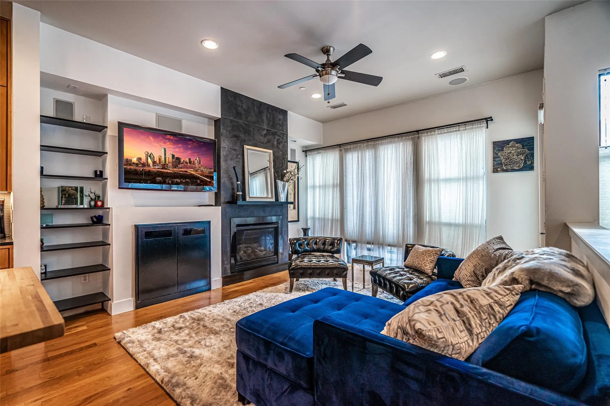 Condominium For Rent in Dallas County , 4614 Cedar Springs Road A, Dallas, Texas 75219, 2 Bedroom, 3 Bathroom, 2 Garage spaces, 1,876 Sqft, built in 2006, mls#21302506, Real Estate Agent in Dallas, Homes For Rent in Dallas county, Homes For Rent in Dallas, Realtor in Dallas Texas, Real Estate Brokerage Independent Realty Texas, Luminita Cordes Realtor