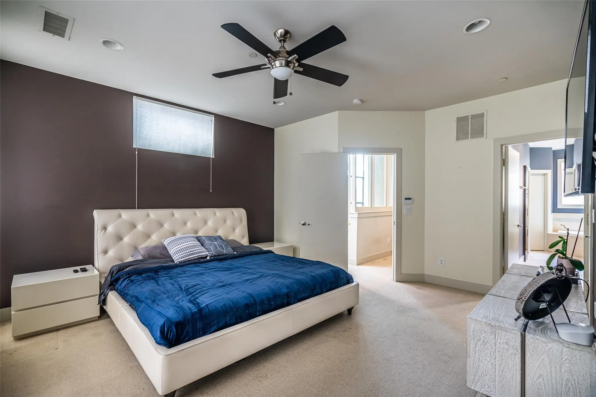 Condominium For Rent in Dallas County , 4614 Cedar Springs Road A, Dallas, Texas 75219, 2 Bedroom, 3 Bathroom, 2 Garage spaces, 1,876 Sqft, built in 2006, mls#21302506, Real Estate Agent in Dallas, Homes For Rent in Dallas county, Homes For Rent in Dallas, Realtor in Dallas Texas, Real Estate Brokerage Independent Realty Texas, Luminita Cordes Realtor