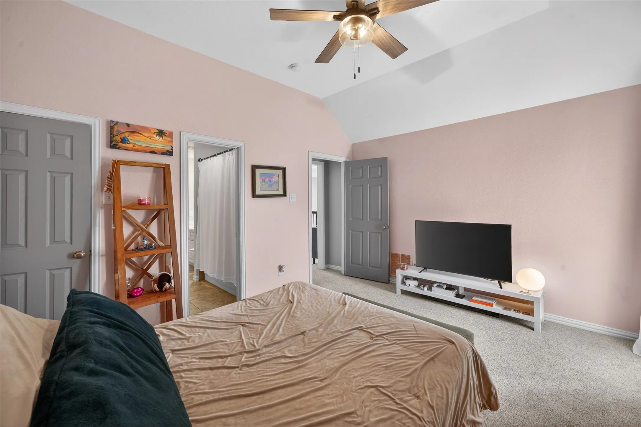 Single Family Residence For Rent in Tarrant County , 301 Foxcroft Lane, Keller, Texas 76248, 4 Bedroom, 4 Bathroom, 3 Garage spaces, 4,231 Sqft, built in 2005, mls#21308680, Real Estate Agent in Keller, Homes For Rent in Tarrant county, Homes For Rent in Keller, Realtor in Keller Texas, Real Estate Brokerage Independent Realty Texas, Luminita Cordes Realtor