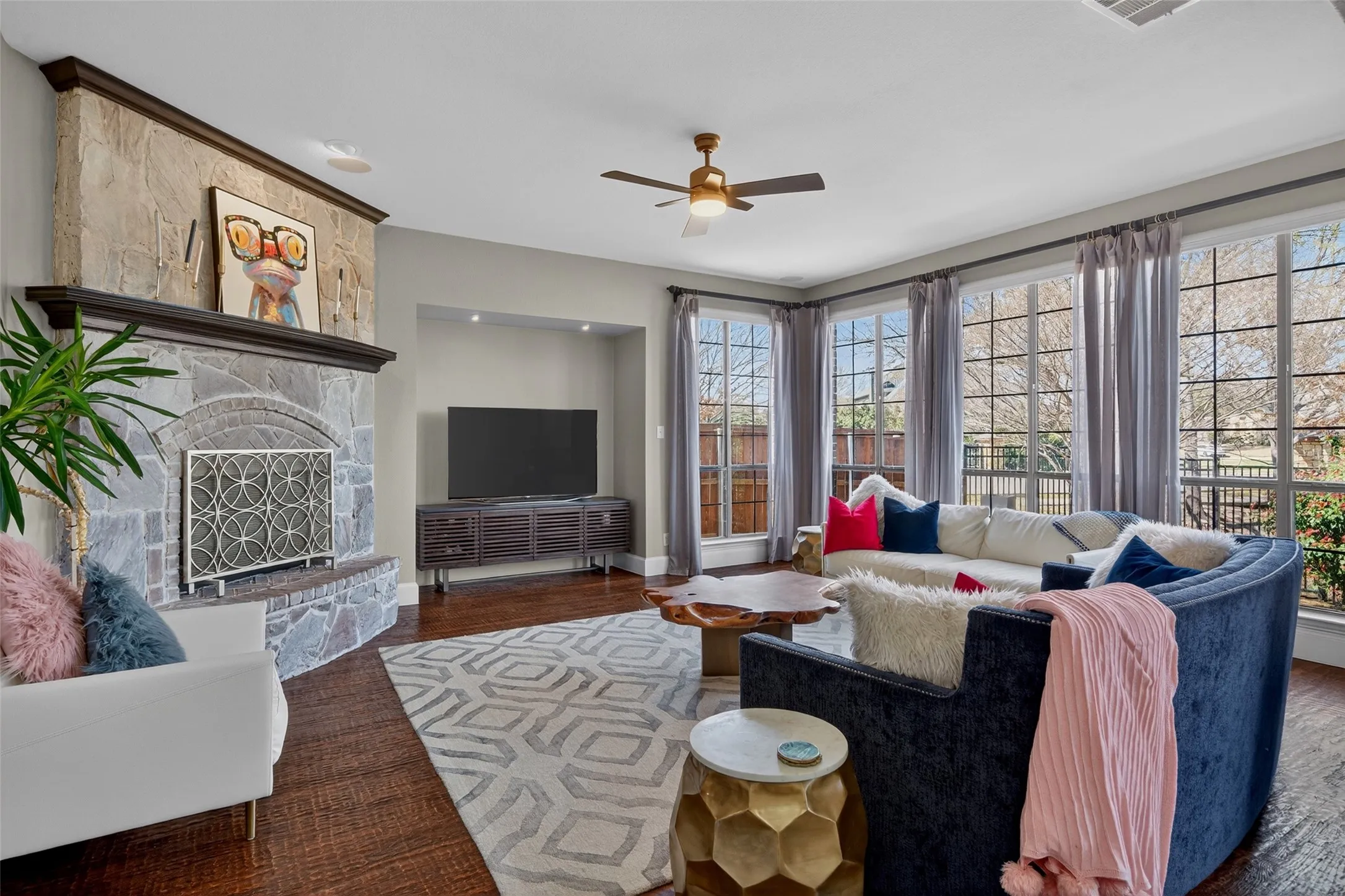 Single Family Residence For Rent in Tarrant County , 301 Foxcroft Lane, Keller, Texas 76248, 4 Bedroom, 4 Bathroom, 3 Garage spaces, 4,231 Sqft, built in 2005, mls#21308680, Real Estate Agent in Keller, Homes For Rent in Tarrant county, Homes For Rent in Keller, Realtor in Keller Texas, Real Estate Brokerage Independent Realty Texas, Luminita Cordes Realtor