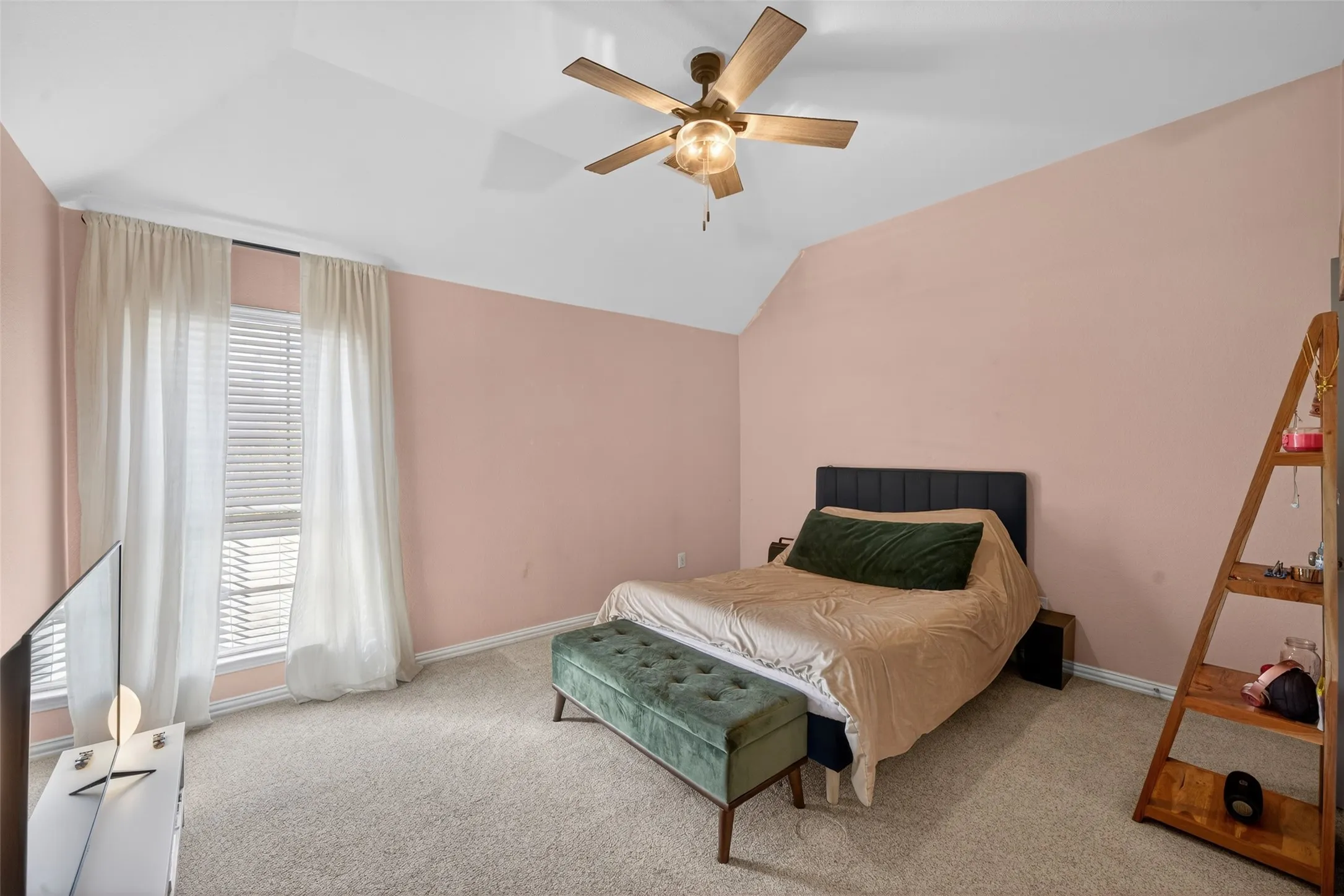 Single Family Residence For Rent in Tarrant County , 301 Foxcroft Lane, Keller, Texas 76248, 4 Bedroom, 4 Bathroom, 3 Garage spaces, 4,231 Sqft, built in 2005, mls#21308680, Real Estate Agent in Keller, Homes For Rent in Tarrant county, Homes For Rent in Keller, Realtor in Keller Texas, Real Estate Brokerage Independent Realty Texas, Luminita Cordes Realtor