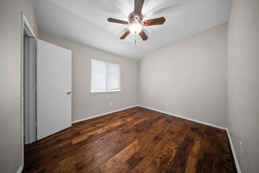 Single Family Residence For Sale in Collin County , 2018 Hickory Trail, Anna, Texas 75409, 4 Bedroom, 2 Bathroom, 2 Garage spaces, 1,898 Sqft, built in 2005, mls#21308452, Real Estate Agent in Anna, Homes For Sale in Collin county, Homes For Sale in Anna, Realtor in Anna Texas, Real Estate Brokerage Independent Realty Texas, Luminita Cordes Realtor