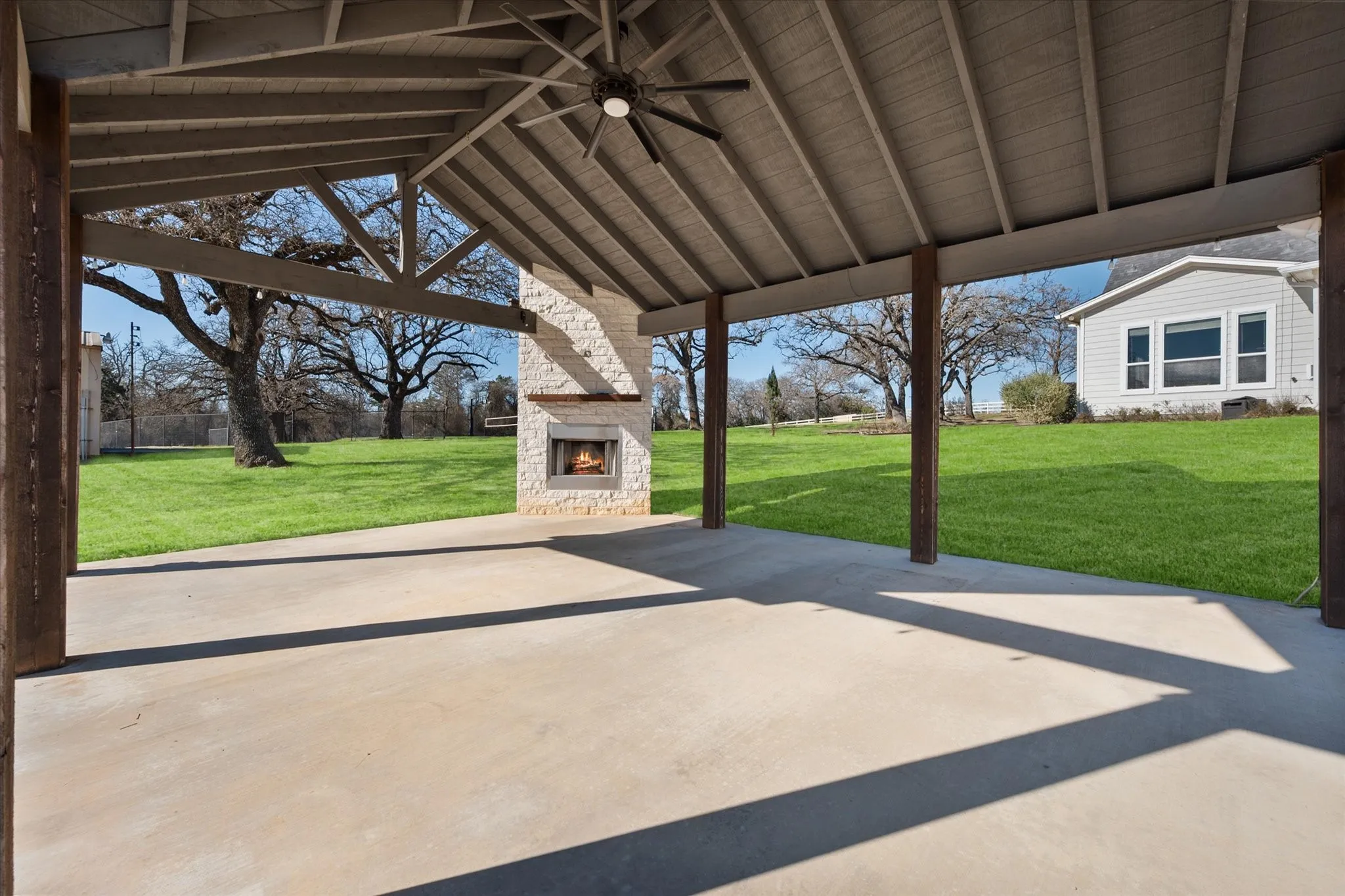 Single Family Residence For Sale in Tarrant County , 6056 Bennett Lawson Road, Mansfield, Texas 76063, 4 Bedroom, 5 Bathroom, 5 Garage spaces, 4,580 Sqft, built in 2008, mls#21308691, Real Estate Agent in Mansfield, Homes For Sale in Tarrant county, Homes For Sale in Mansfield, Realtor in Mansfield Texas, Real Estate Brokerage Independent Realty Texas, Luminita Cordes Realtor
