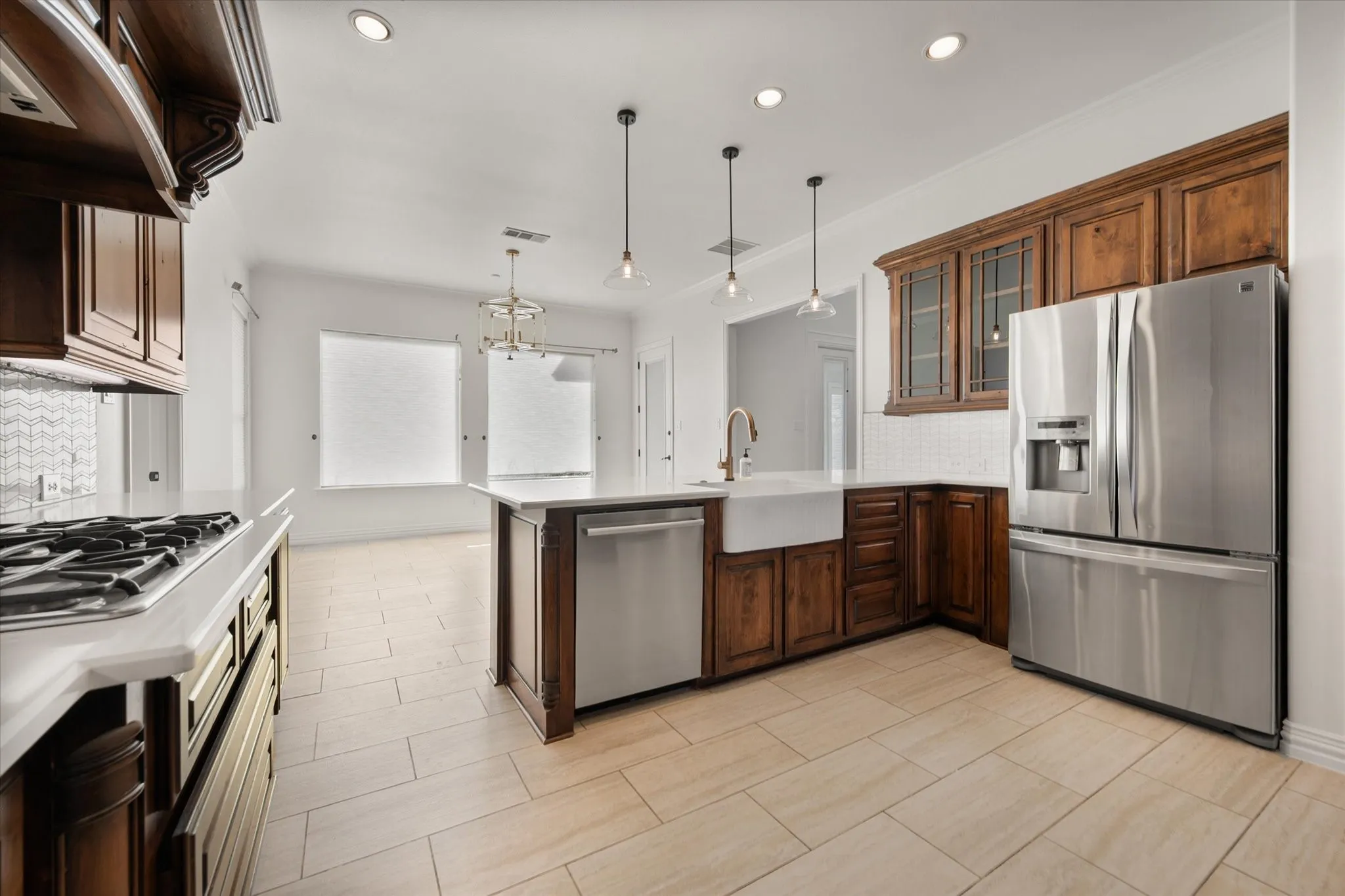 Single Family Residence For Sale in Tarrant County , 6056 Bennett Lawson Road, Mansfield, Texas 76063, 4 Bedroom, 5 Bathroom, 5 Garage spaces, 4,580 Sqft, built in 2008, mls#21308691, Real Estate Agent in Mansfield, Homes For Sale in Tarrant county, Homes For Sale in Mansfield, Realtor in Mansfield Texas, Real Estate Brokerage Independent Realty Texas, Luminita Cordes Realtor