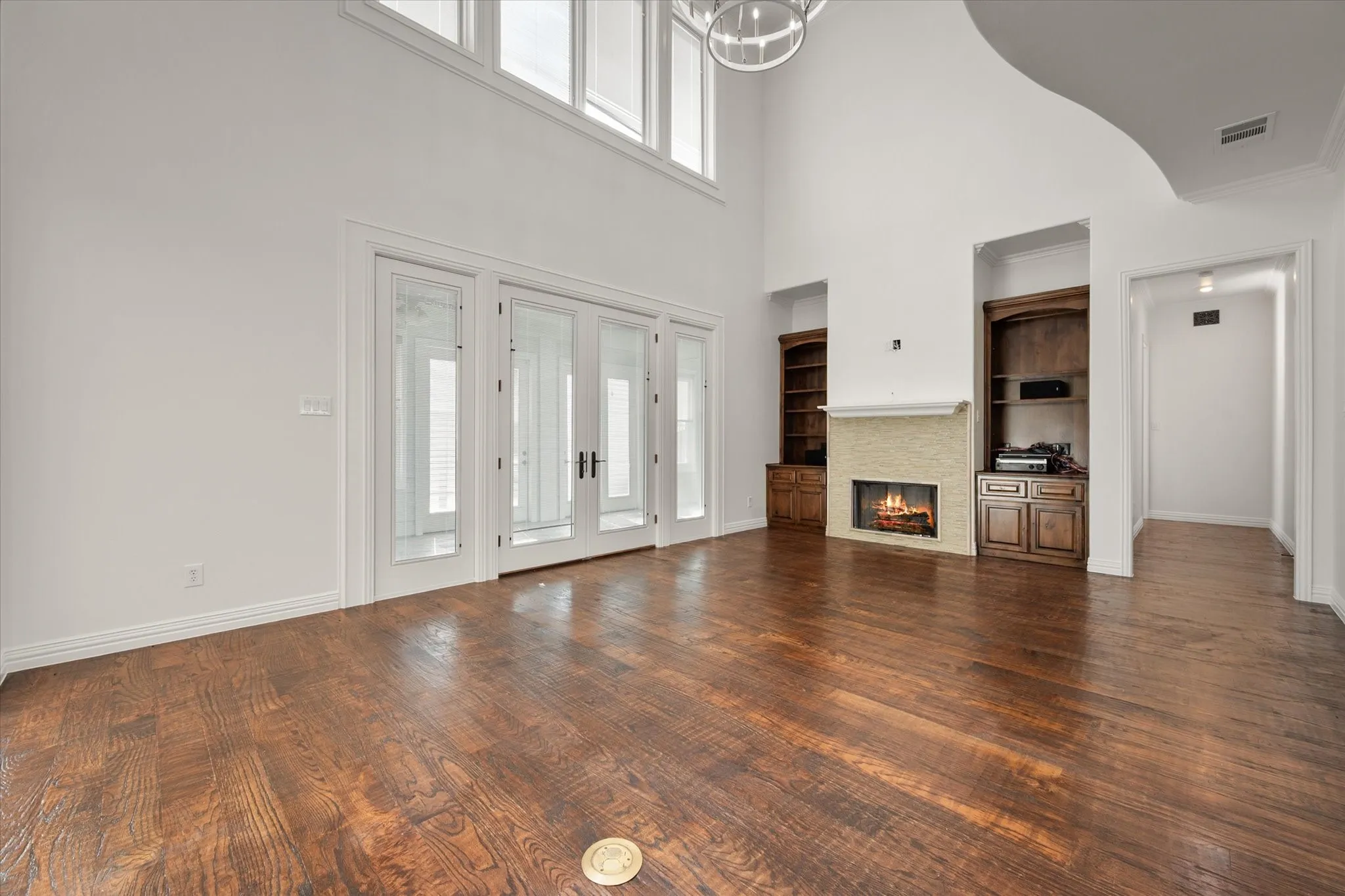 Single Family Residence For Sale in Tarrant County , 6056 Bennett Lawson Road, Mansfield, Texas 76063, 4 Bedroom, 5 Bathroom, 5 Garage spaces, 4,580 Sqft, built in 2008, mls#21308691, Real Estate Agent in Mansfield, Homes For Sale in Tarrant county, Homes For Sale in Mansfield, Realtor in Mansfield Texas, Real Estate Brokerage Independent Realty Texas, Luminita Cordes Realtor