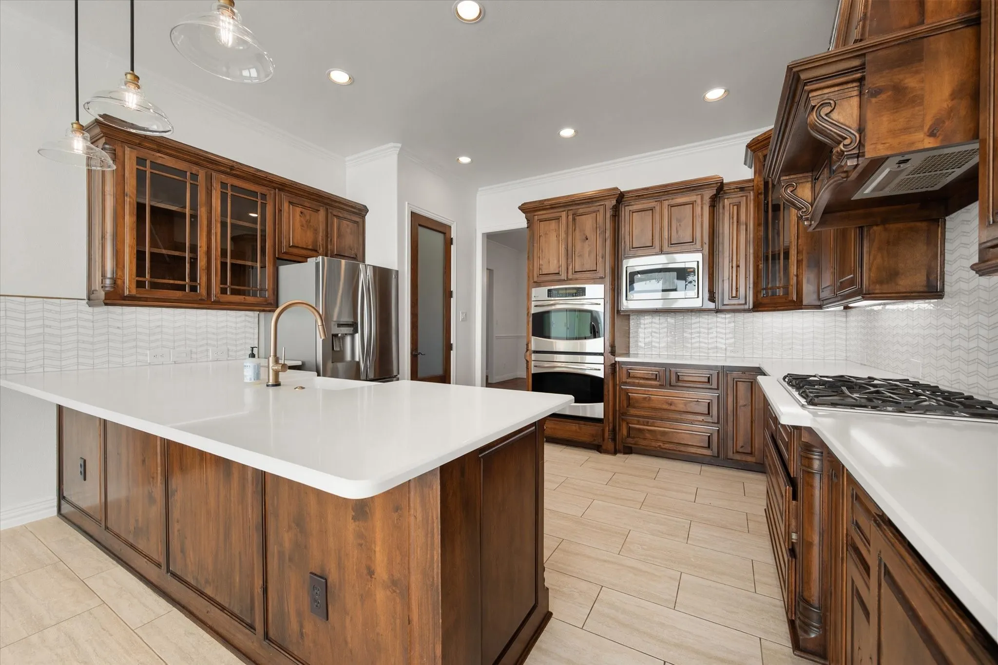 Single Family Residence For Sale in Tarrant County , 6056 Bennett Lawson Road, Mansfield, Texas 76063, 4 Bedroom, 5 Bathroom, 5 Garage spaces, 4,580 Sqft, built in 2008, mls#21308691, Real Estate Agent in Mansfield, Homes For Sale in Tarrant county, Homes For Sale in Mansfield, Realtor in Mansfield Texas, Real Estate Brokerage Independent Realty Texas, Luminita Cordes Realtor