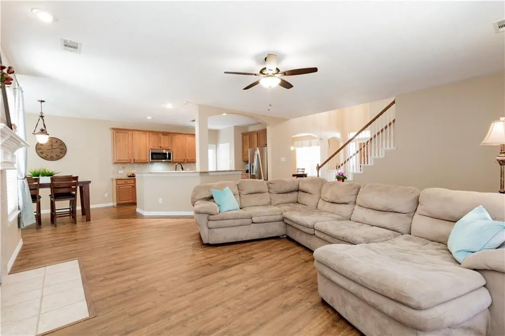 Single Family Residence For Rent in Collin County , 2413 Aberdeen Avenue, Mc Kinney, Texas 75072, 3 Bedroom, 3 Bathroom, 2 Garage spaces, 2,778 Sqft, built in 2001, mls#21308565, Real Estate Agent in Mc Kinney, Homes For Rent in Collin county, Homes For Rent in Mc Kinney, Realtor in Mc Kinney Texas, Real Estate Brokerage Independent Realty Texas, Luminita Cordes Realtor