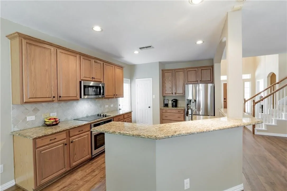 Single Family Residence For Rent in Collin County , 2413 Aberdeen Avenue, Mc Kinney, Texas 75072, 3 Bedroom, 3 Bathroom, 2 Garage spaces, 2,778 Sqft, built in 2001, mls#21308565, Real Estate Agent in Mc Kinney, Homes For Rent in Collin county, Homes For Rent in Mc Kinney, Realtor in Mc Kinney Texas, Real Estate Brokerage Independent Realty Texas, Luminita Cordes Realtor
