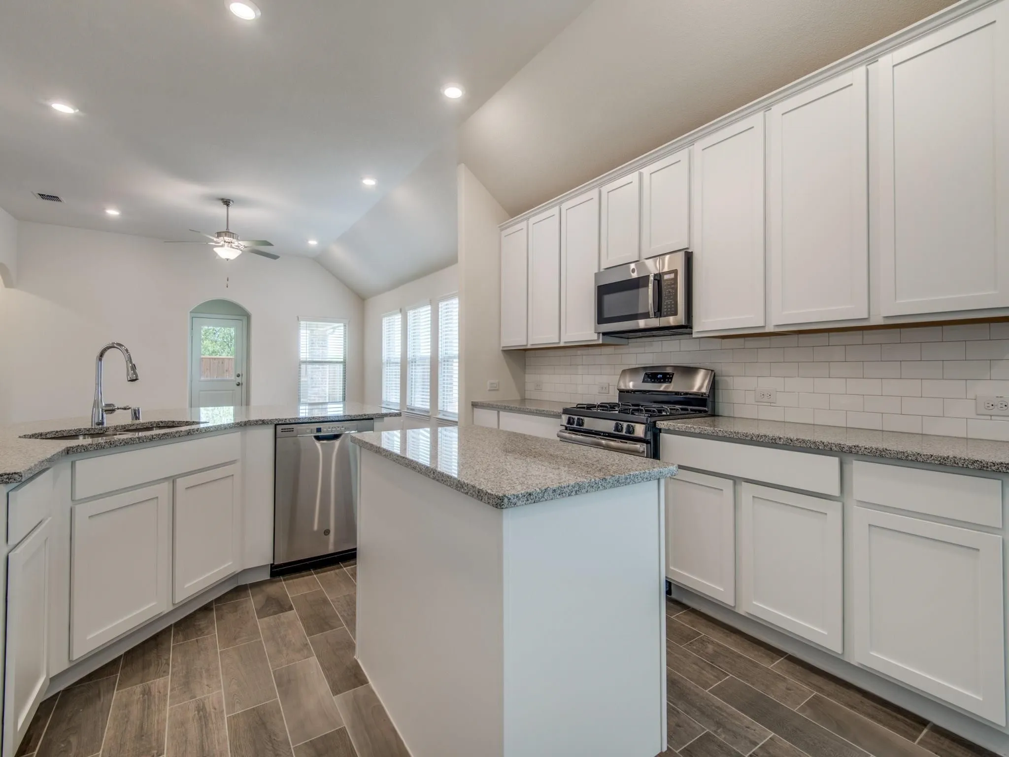 Single Family Residence For Sale in Collin County , 4322 Cibolo Creek Trail, Celina, Texas 75078, 4 Bedroom, 2 Bathroom, 3 Garage spaces, 2,084 Sqft, built in 2019, mls#21308694, Real Estate Agent in Celina, Homes For Sale in Collin county, Homes For Sale in Celina, Realtor in Celina Texas, Real Estate Brokerage Independent Realty Texas, Luminita Cordes Realtor
