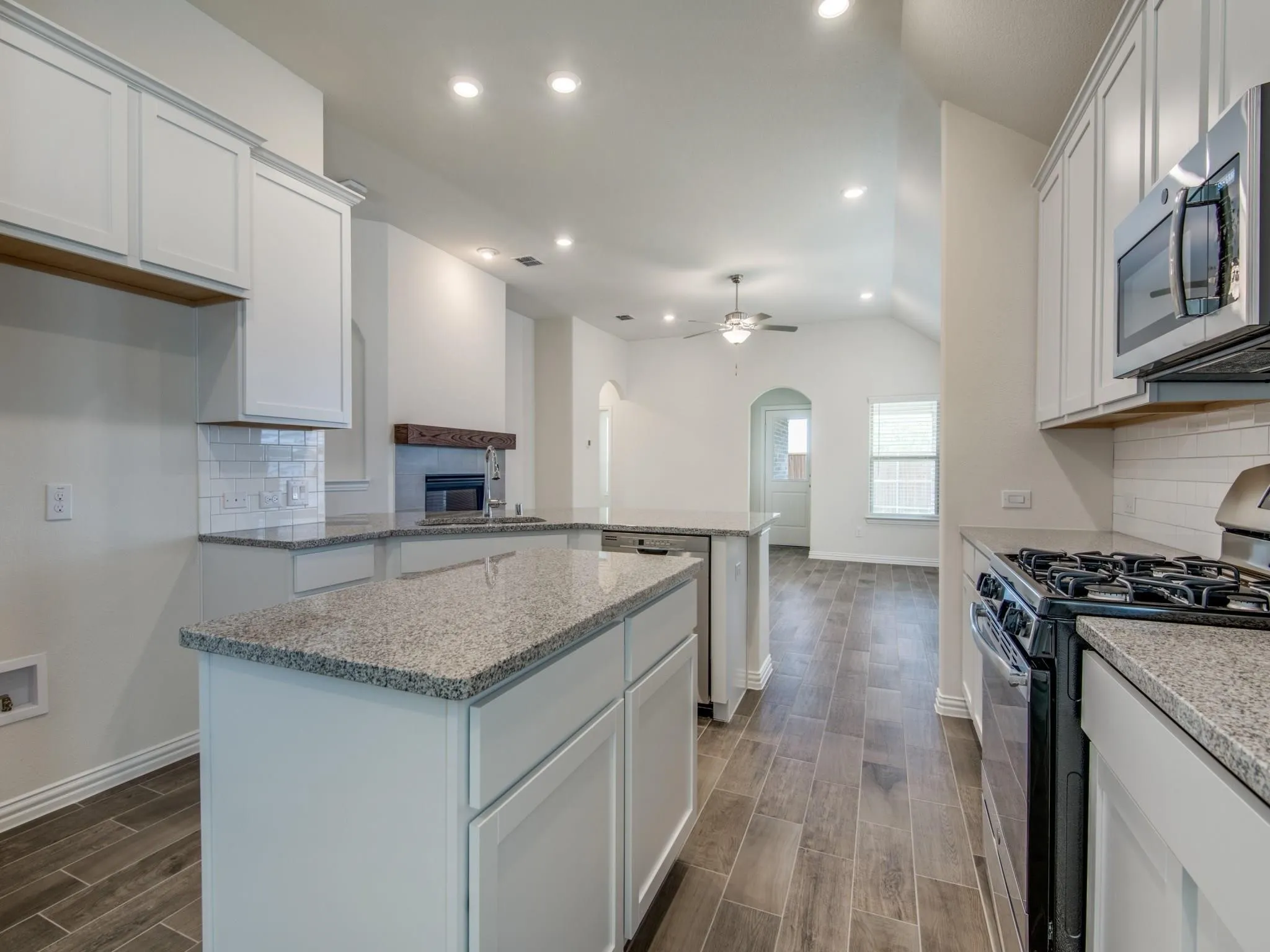 Single Family Residence For Sale in Collin County , 4322 Cibolo Creek Trail, Celina, Texas 75078, 4 Bedroom, 2 Bathroom, 3 Garage spaces, 2,084 Sqft, built in 2019, mls#21308694, Real Estate Agent in Celina, Homes For Sale in Collin county, Homes For Sale in Celina, Realtor in Celina Texas, Real Estate Brokerage Independent Realty Texas, Luminita Cordes Realtor