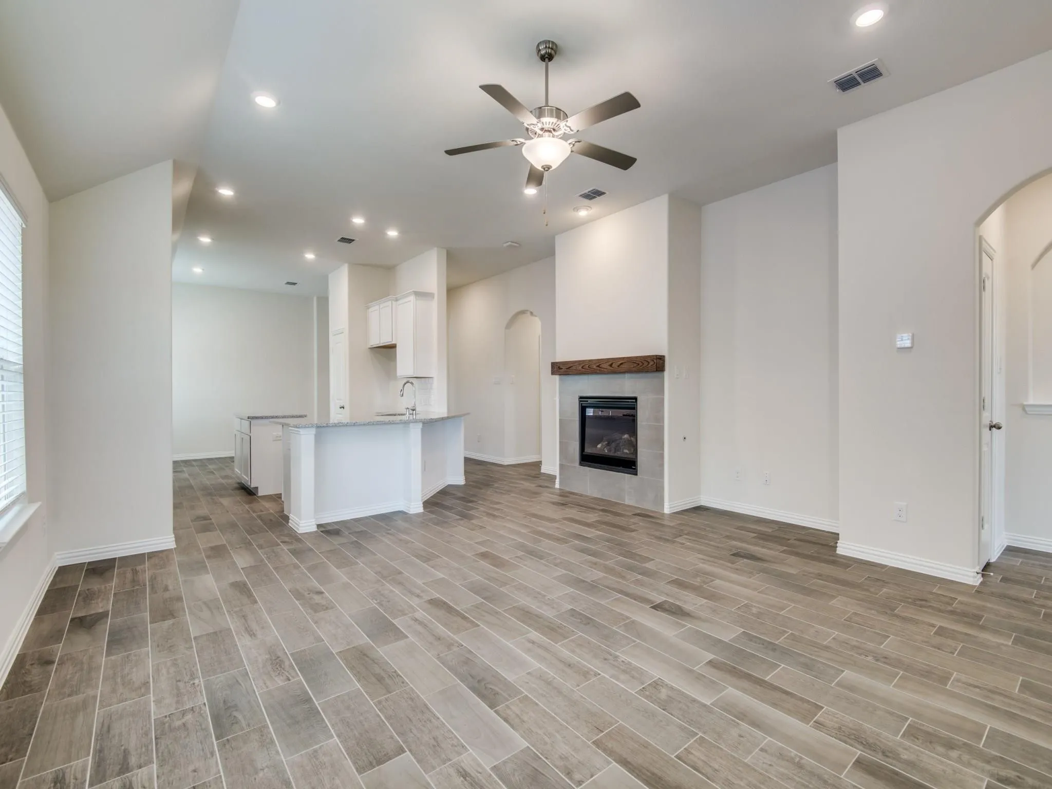 Single Family Residence For Sale in Collin County , 4322 Cibolo Creek Trail, Celina, Texas 75078, 4 Bedroom, 2 Bathroom, 3 Garage spaces, 2,084 Sqft, built in 2019, mls#21308694, Real Estate Agent in Celina, Homes For Sale in Collin county, Homes For Sale in Celina, Realtor in Celina Texas, Real Estate Brokerage Independent Realty Texas, Luminita Cordes Realtor