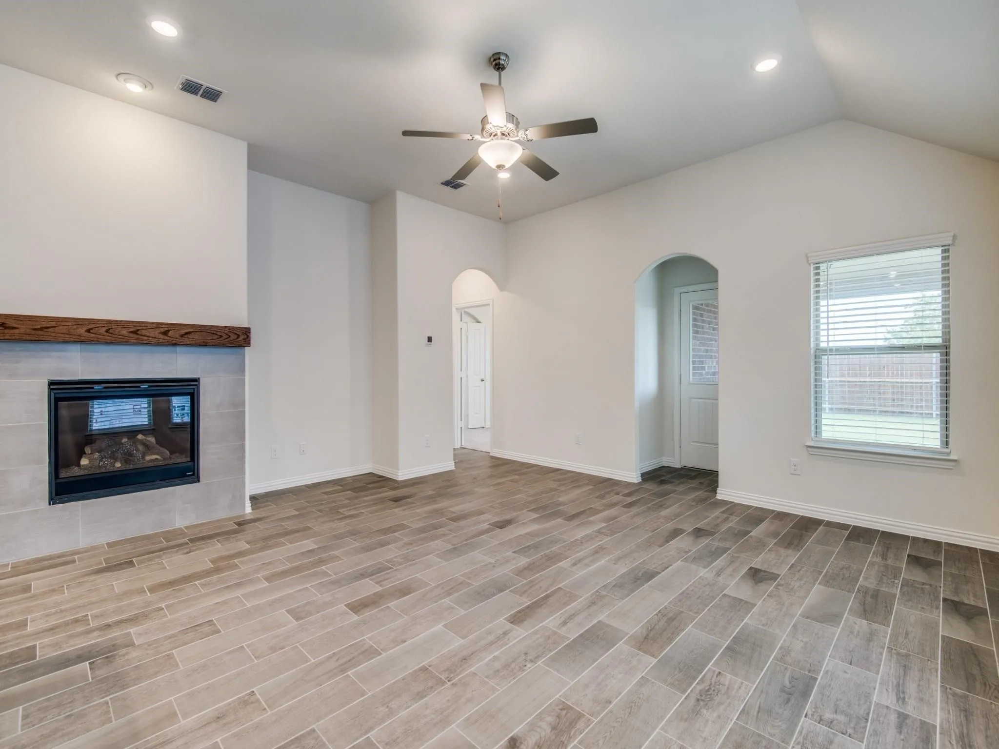 Single Family Residence For Sale in Collin County , 4322 Cibolo Creek Trail, Celina, Texas 75078, 4 Bedroom, 2 Bathroom, 3 Garage spaces, 2,084 Sqft, built in 2019, mls#21308694, Real Estate Agent in Celina, Homes For Sale in Collin county, Homes For Sale in Celina, Realtor in Celina Texas, Real Estate Brokerage Independent Realty Texas, Luminita Cordes Realtor