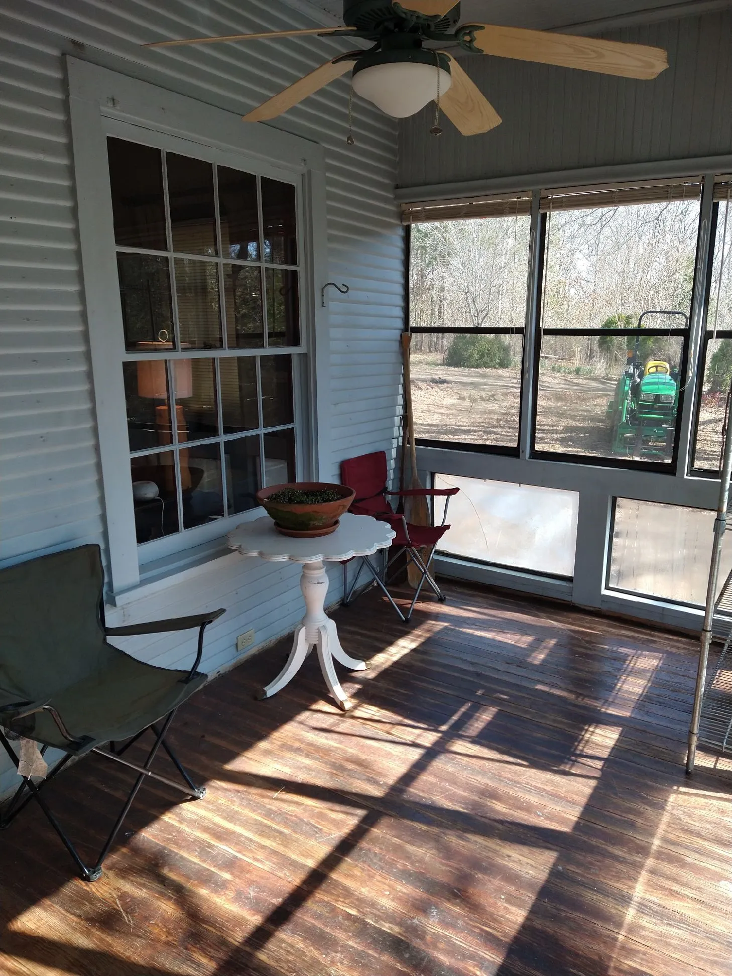 Front closed in porch/sun room.