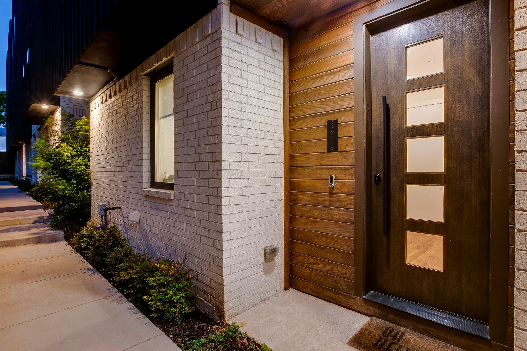 Townhouse For Sale in Dallas County , 1936 Kearney Court, Dallas, Texas 75204, 3 Bedroom, 4 Bathroom, 2 Garage spaces, 2,171 Sqft, built in 2022, mls#21308688, Real Estate Agent in Dallas, Homes For Sale in Dallas county, Homes For Sale in Dallas, Realtor in Dallas Texas, Real Estate Brokerage Independent Realty Texas, Luminita Cordes Realtor