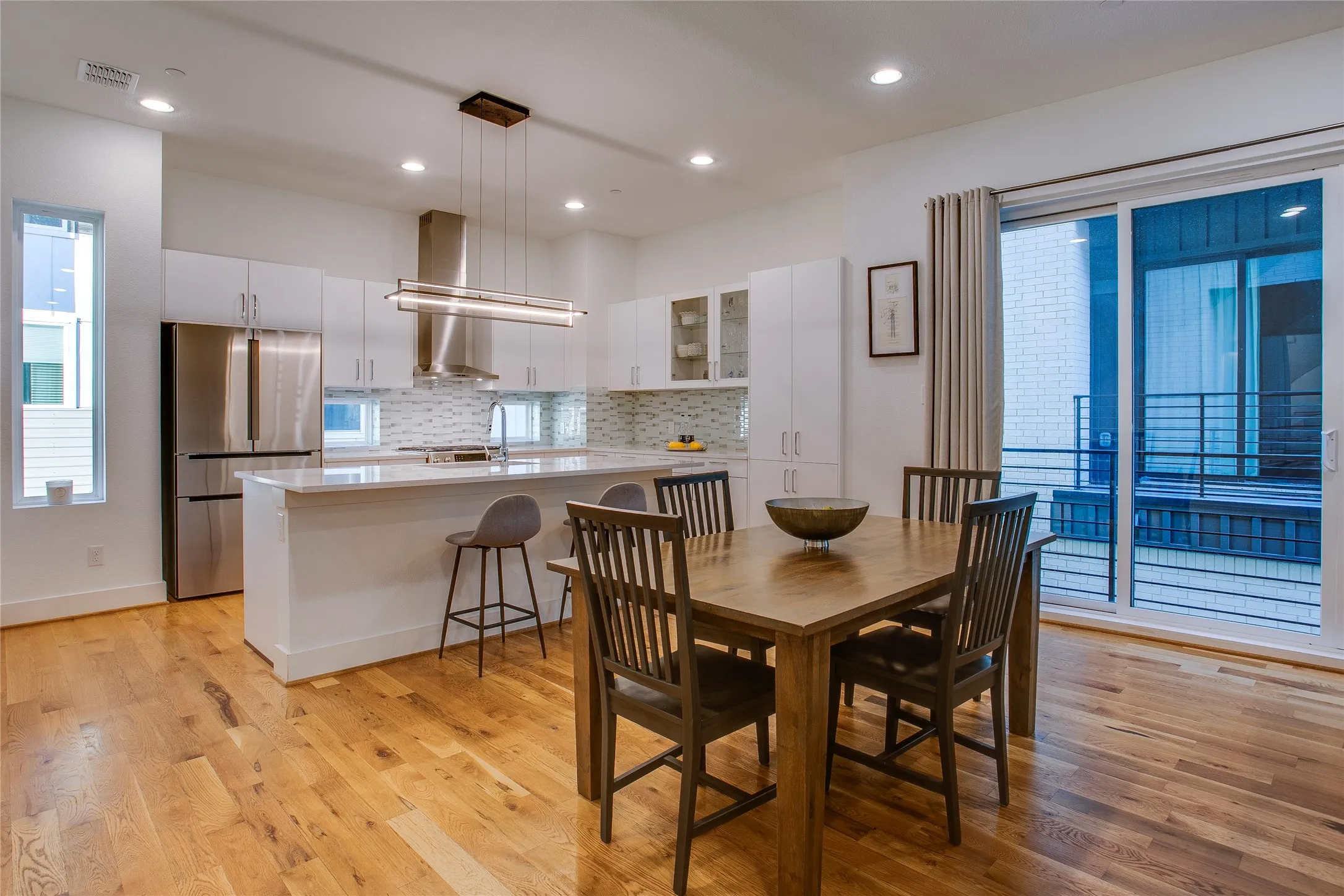 Townhouse For Sale in Dallas County , 1936 Kearney Court, Dallas, Texas 75204, 3 Bedroom, 4 Bathroom, 2 Garage spaces, 2,171 Sqft, built in 2022, mls#21308688, Real Estate Agent in Dallas, Homes For Sale in Dallas county, Homes For Sale in Dallas, Realtor in Dallas Texas, Real Estate Brokerage Independent Realty Texas, Luminita Cordes Realtor