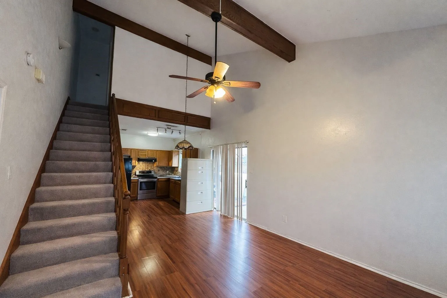 Condominium For Sale in Dallas County , 611 Oriole Boulevard 1301, Duncanville, Texas 75116, 3 Bedroom, 3 Bathroom, 2 Garage spaces, 1,088 Sqft, built in 1984, mls#21308672, Real Estate Agent in Duncanville, Homes For Sale in Dallas county, Homes For Sale in Duncanville, Realtor in Duncanville Texas, Real Estate Brokerage Independent Realty Texas, Luminita Cordes Realtor