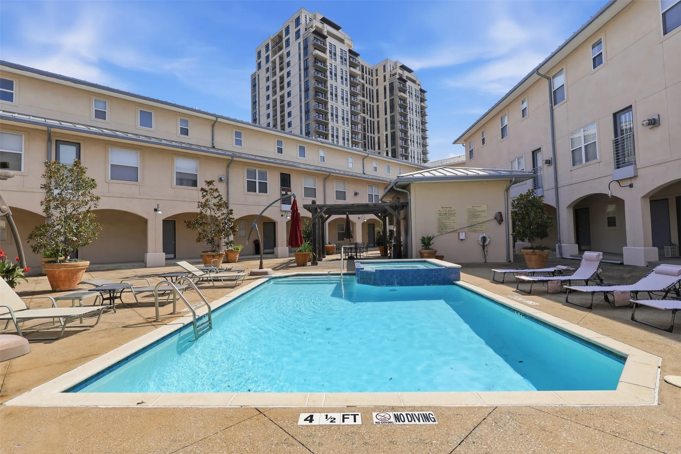 Condominium For Sale in Dallas County , 3922 Gilbert Avenue 211, Dallas, Texas 75219, 2 Bedroom, 3 Bathroom, 2 Garage spaces, 1,394 Sqft, built in 1997, mls#21308080, Real Estate Agent in Dallas, Homes For Sale in Dallas county, Homes For Sale in Dallas, Realtor in Dallas Texas, Real Estate Brokerage Independent Realty Texas, Luminita Cordes Realtor