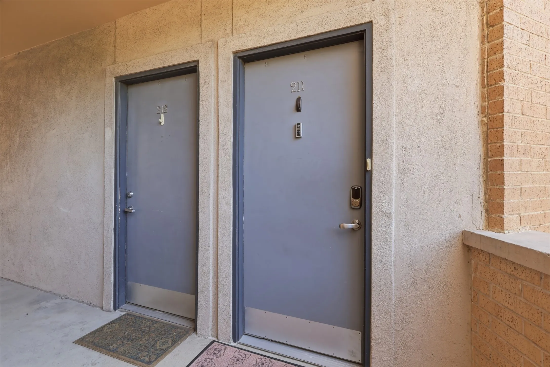Condominium For Sale in Dallas County , 3922 Gilbert Avenue 211, Dallas, Texas 75219, 2 Bedroom, 3 Bathroom, 2 Garage spaces, 1,394 Sqft, built in 1997, mls#21308080, Real Estate Agent in Dallas, Homes For Sale in Dallas county, Homes For Sale in Dallas, Realtor in Dallas Texas, Real Estate Brokerage Independent Realty Texas, Luminita Cordes Realtor