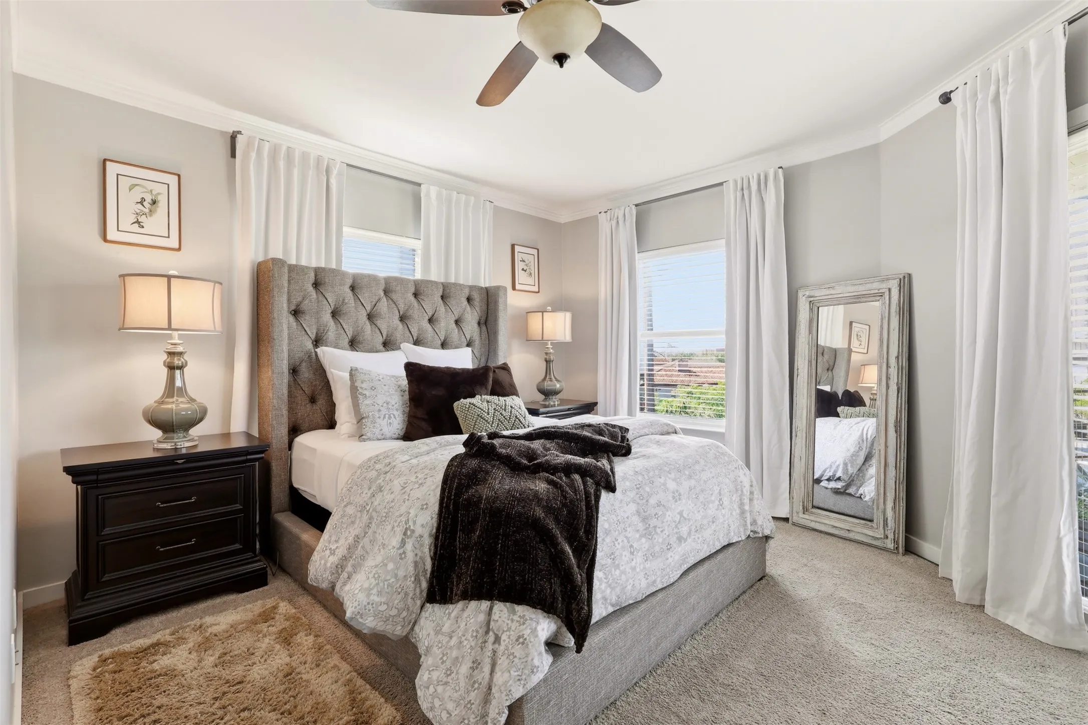 Condominium For Sale in Dallas County , 3922 Gilbert Avenue 211, Dallas, Texas 75219, 2 Bedroom, 3 Bathroom, 2 Garage spaces, 1,394 Sqft, built in 1997, mls#21308080, Real Estate Agent in Dallas, Homes For Sale in Dallas county, Homes For Sale in Dallas, Realtor in Dallas Texas, Real Estate Brokerage Independent Realty Texas, Luminita Cordes Realtor