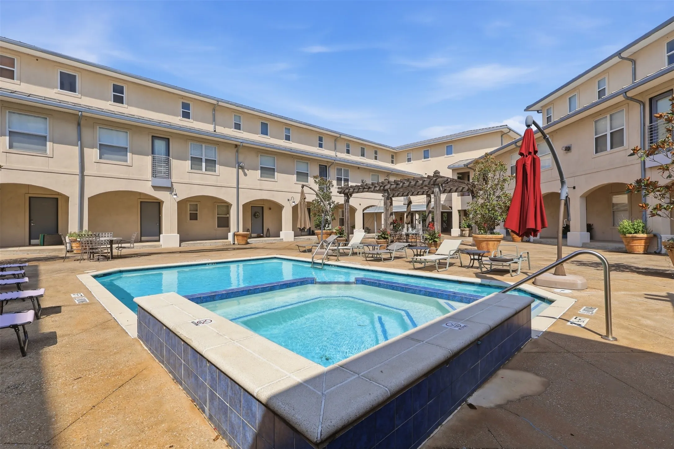 Condominium For Sale in Dallas County , 3922 Gilbert Avenue 211, Dallas, Texas 75219, 2 Bedroom, 3 Bathroom, 2 Garage spaces, 1,394 Sqft, built in 1997, mls#21308080, Real Estate Agent in Dallas, Homes For Sale in Dallas county, Homes For Sale in Dallas, Realtor in Dallas Texas, Real Estate Brokerage Independent Realty Texas, Luminita Cordes Realtor