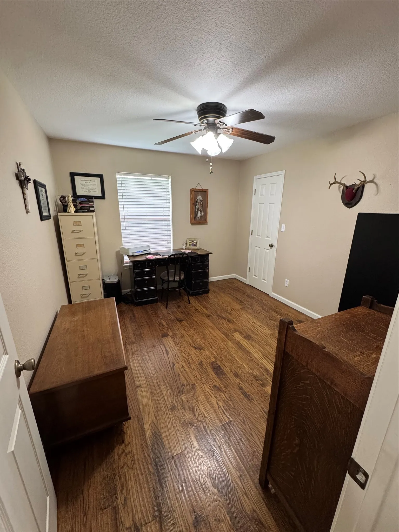 Farm For Sale in Kaufman County , 6655 County Road 118, Kaufman, Texas 75142, 3 Bedrooms, 3 Bathrooms, 2 Garage spaces, 1,833 Sqft, built in 1996, Price $900,000, mls#21282192, Real Estate Agent in Kaufman, Homes For Sale in Kaufman county, Homes For Sale in Kaufman, Realtor in Kaufman Texas, Real Estate Brokerage Independent Realty Texas, Luminita Cordes Realtor