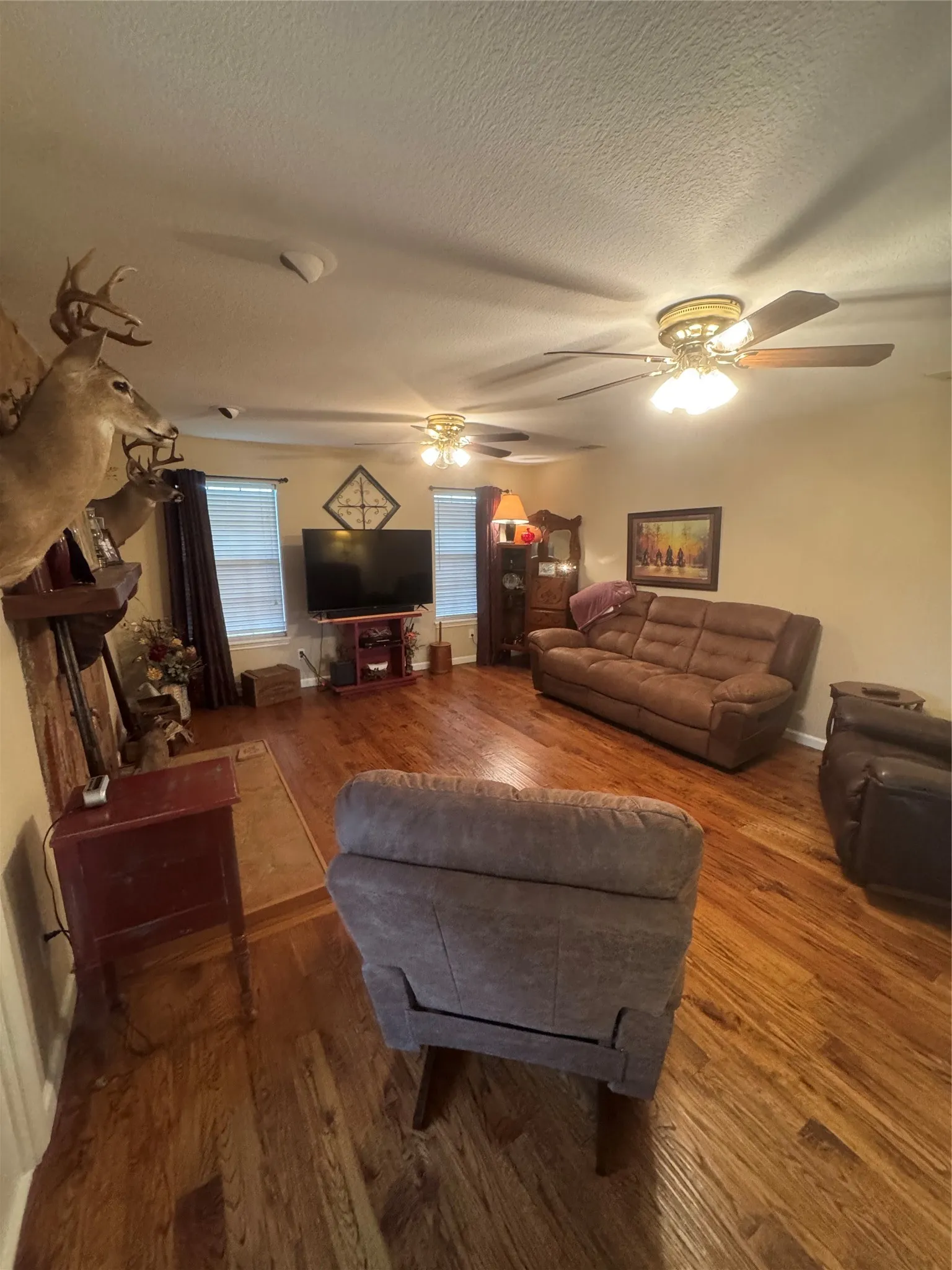 Farm For Sale in Kaufman County , 6655 County Road 118, Kaufman, Texas 75142, 3 Bedrooms, 3 Bathrooms, 2 Garage spaces, 1,833 Sqft, built in 1996, Price $900,000, mls#21282192, Real Estate Agent in Kaufman, Homes For Sale in Kaufman county, Homes For Sale in Kaufman, Realtor in Kaufman Texas, Real Estate Brokerage Independent Realty Texas, Luminita Cordes Realtor