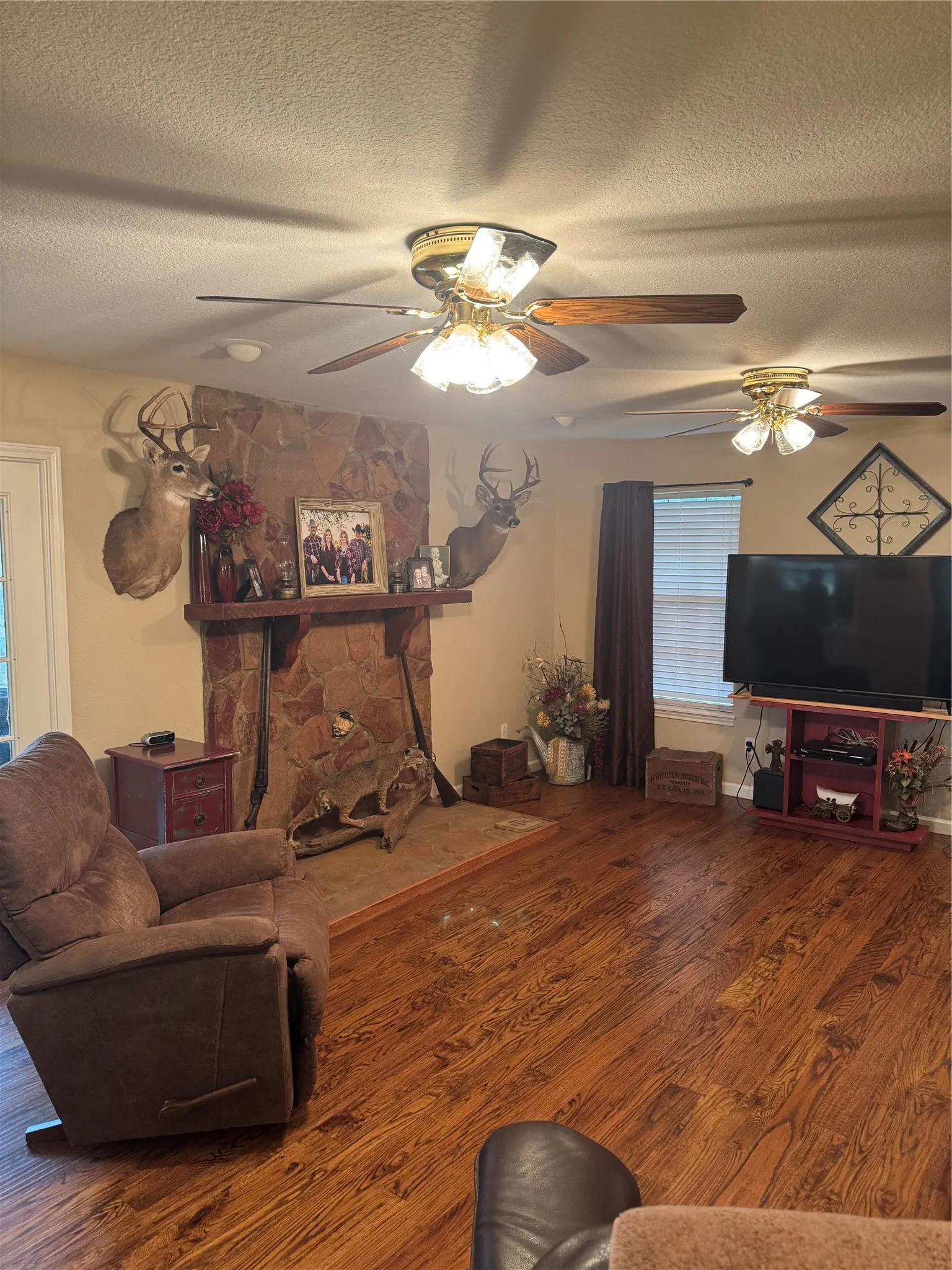 Farm For Sale in Kaufman County , 6655 County Road 118, Kaufman, Texas 75142, 3 Bedrooms, 3 Bathrooms, 2 Garage spaces, 1,833 Sqft, built in 1996, Price $900,000, mls#21282192, Real Estate Agent in Kaufman, Homes For Sale in Kaufman county, Homes For Sale in Kaufman, Realtor in Kaufman Texas, Real Estate Brokerage Independent Realty Texas, Luminita Cordes Realtor