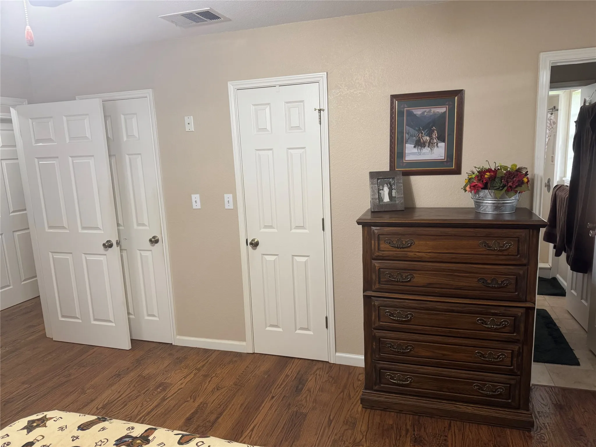 Farm For Sale in Kaufman County , 6655 County Road 118, Kaufman, Texas 75142, 3 Bedrooms, 3 Bathrooms, 2 Garage spaces, 1,833 Sqft, built in 1996, Price $900,000, mls#21282192, Real Estate Agent in Kaufman, Homes For Sale in Kaufman county, Homes For Sale in Kaufman, Realtor in Kaufman Texas, Real Estate Brokerage Independent Realty Texas, Luminita Cordes Realtor