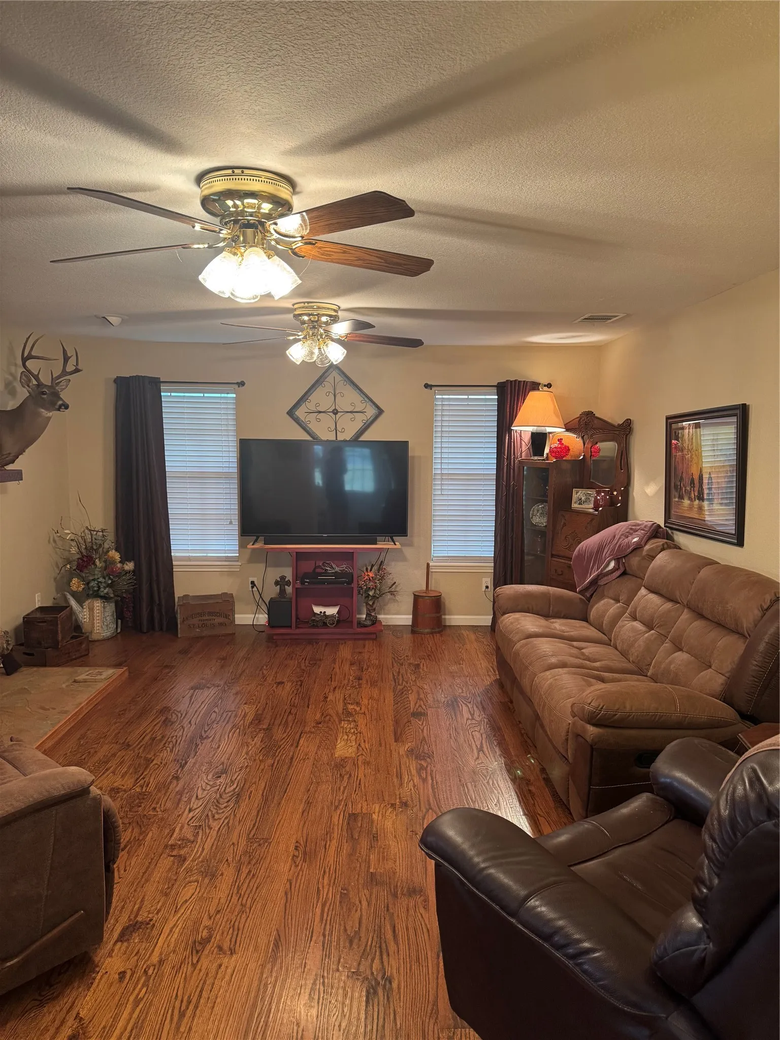 Farm For Sale in Kaufman County , 6655 County Road 118, Kaufman, Texas 75142, 3 Bedrooms, 3 Bathrooms, 2 Garage spaces, 1,833 Sqft, built in 1996, Price $900,000, mls#21282192, Real Estate Agent in Kaufman, Homes For Sale in Kaufman county, Homes For Sale in Kaufman, Realtor in Kaufman Texas, Real Estate Brokerage Independent Realty Texas, Luminita Cordes Realtor