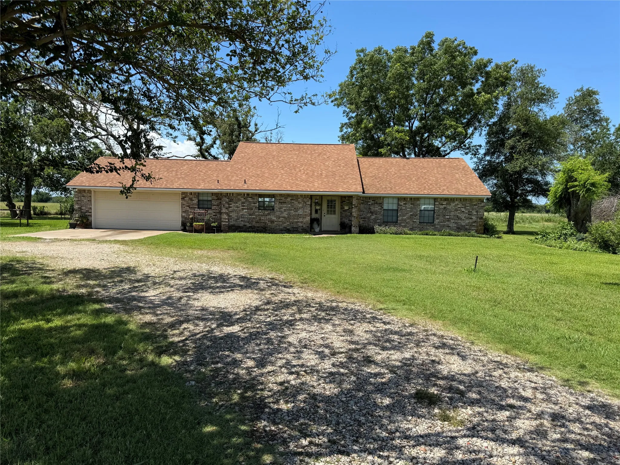 Farm For Sale in Kaufman County , 6655 County Road 118, Kaufman, Texas 75142, 3 Bedrooms, 3 Bathrooms, 2 Garage spaces, 1,833 Sqft, built in 1996, Price $900,000, mls#21282192, Real Estate Agent in Kaufman, Homes For Sale in Kaufman county, Homes For Sale in Kaufman, Realtor in Kaufman Texas, Real Estate Brokerage Independent Realty Texas, Luminita Cordes Realtor