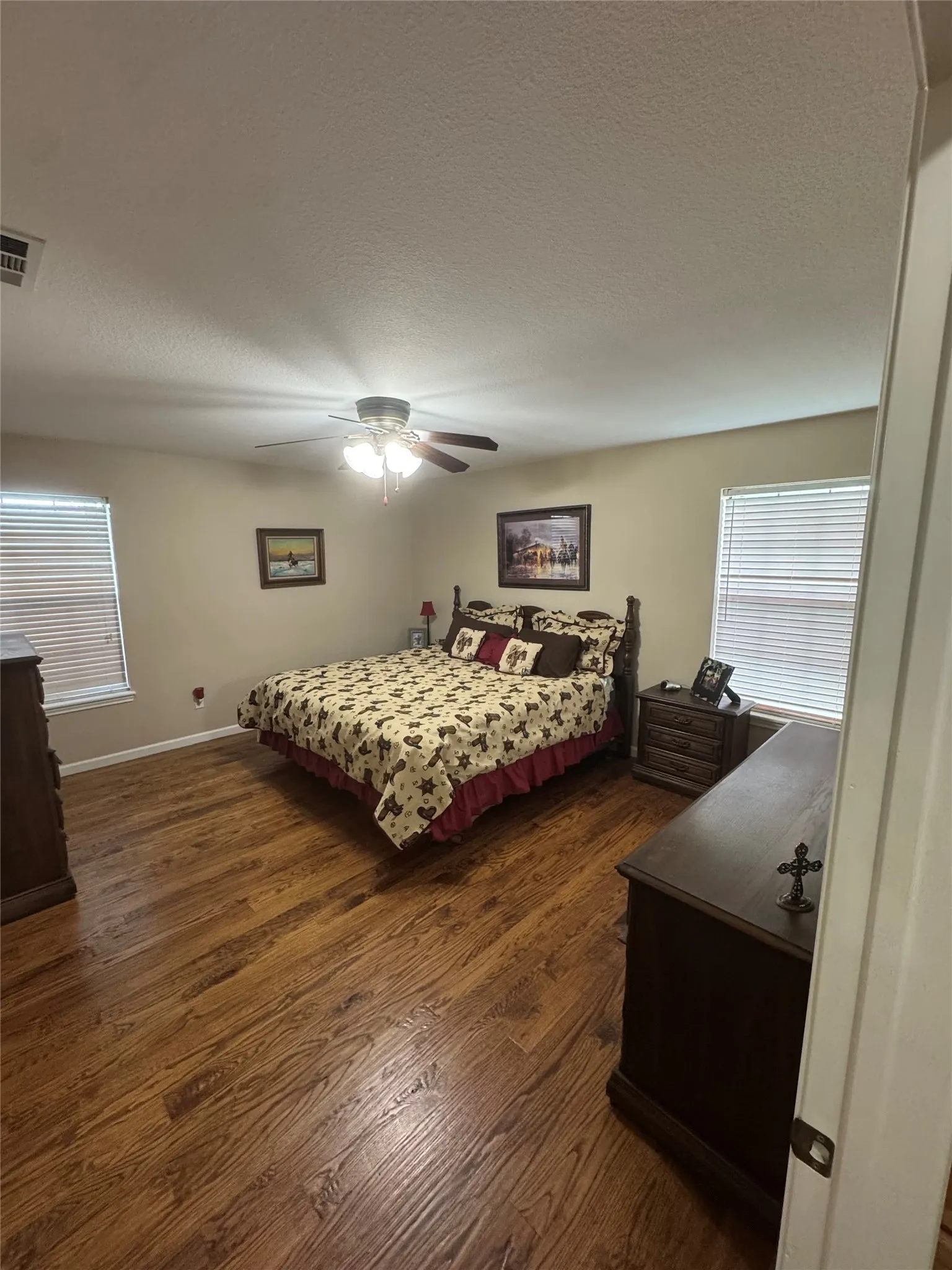 Farm For Sale in Kaufman County , 6655 County Road 118, Kaufman, Texas 75142, 3 Bedrooms, 3 Bathrooms, 2 Garage spaces, 1,833 Sqft, built in 1996, Price $900,000, mls#21282192, Real Estate Agent in Kaufman, Homes For Sale in Kaufman county, Homes For Sale in Kaufman, Realtor in Kaufman Texas, Real Estate Brokerage Independent Realty Texas, Luminita Cordes Realtor
