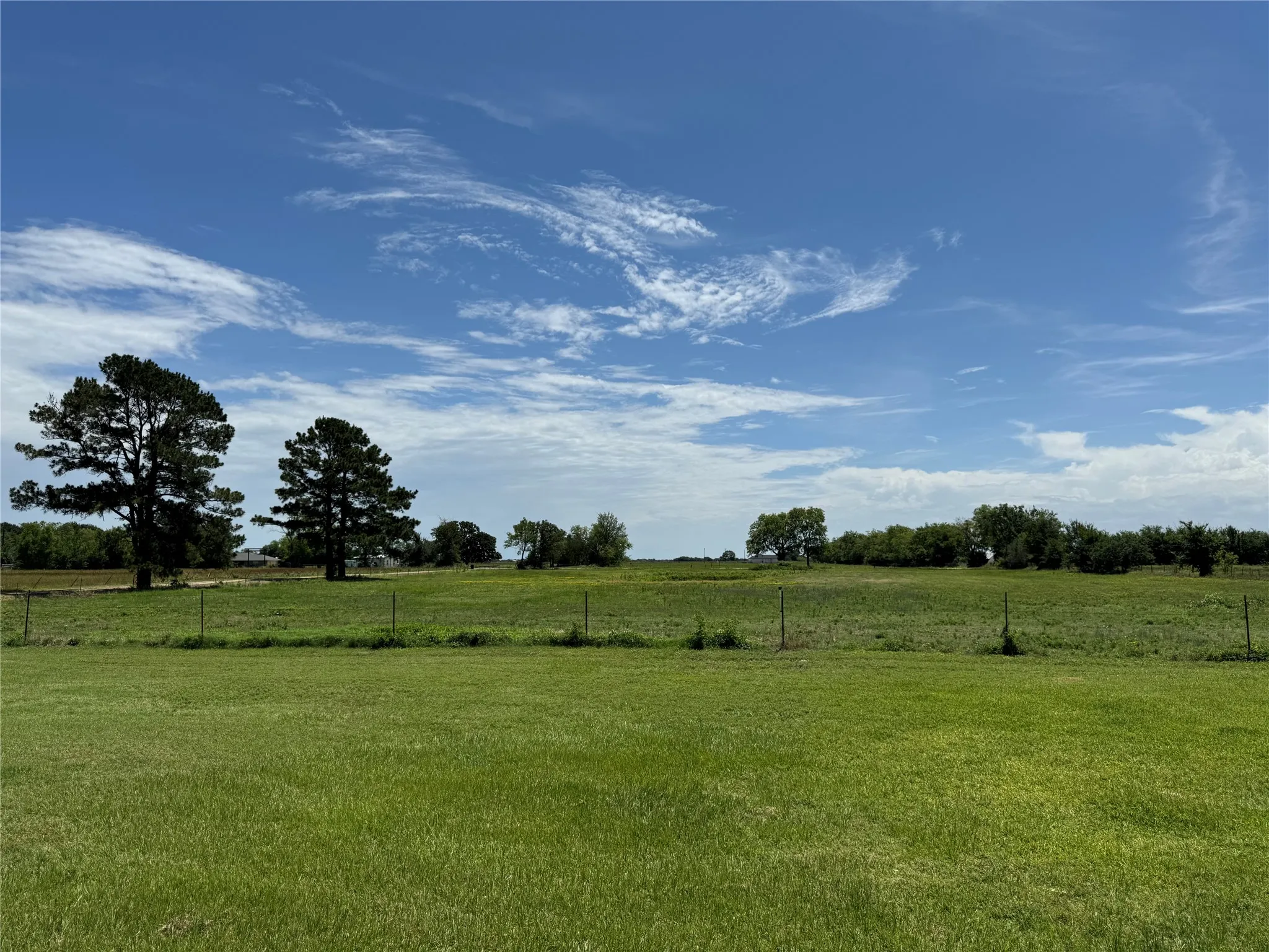Farm For Sale in Kaufman County , 6655 County Road 118, Kaufman, Texas 75142, 3 Bedrooms, 3 Bathrooms, 2 Garage spaces, 1,833 Sqft, built in 1996, Price $900,000, mls#21282192, Real Estate Agent in Kaufman, Homes For Sale in Kaufman county, Homes For Sale in Kaufman, Realtor in Kaufman Texas, Real Estate Brokerage Independent Realty Texas, Luminita Cordes Realtor