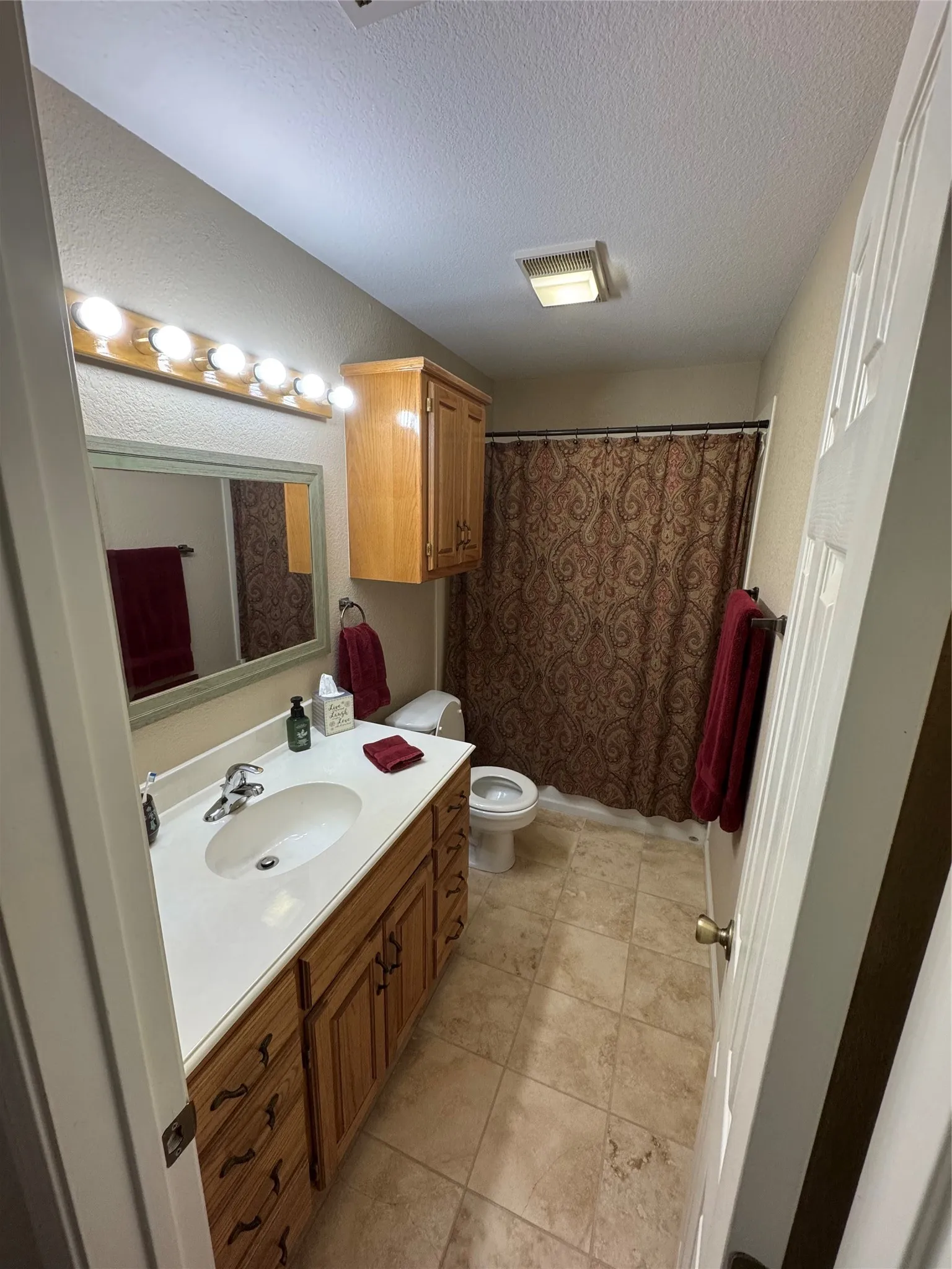 Farm For Sale in Kaufman County , 6655 County Road 118, Kaufman, Texas 75142, 3 Bedrooms, 3 Bathrooms, 2 Garage spaces, 1,833 Sqft, built in 1996, Price $900,000, mls#21282192, Real Estate Agent in Kaufman, Homes For Sale in Kaufman county, Homes For Sale in Kaufman, Realtor in Kaufman Texas, Real Estate Brokerage Independent Realty Texas, Luminita Cordes Realtor