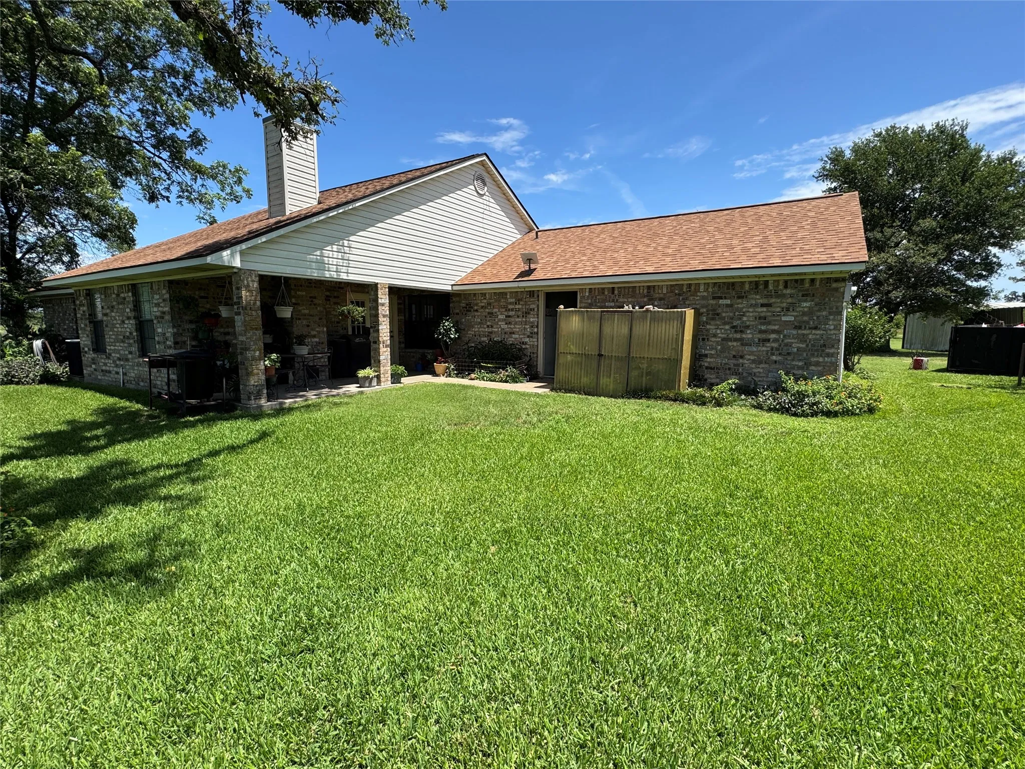 Farm For Sale in Kaufman County , 6655 County Road 118, Kaufman, Texas 75142, 3 Bedrooms, 3 Bathrooms, 2 Garage spaces, 1,833 Sqft, built in 1996, Price $900,000, mls#21282192, Real Estate Agent in Kaufman, Homes For Sale in Kaufman county, Homes For Sale in Kaufman, Realtor in Kaufman Texas, Real Estate Brokerage Independent Realty Texas, Luminita Cordes Realtor