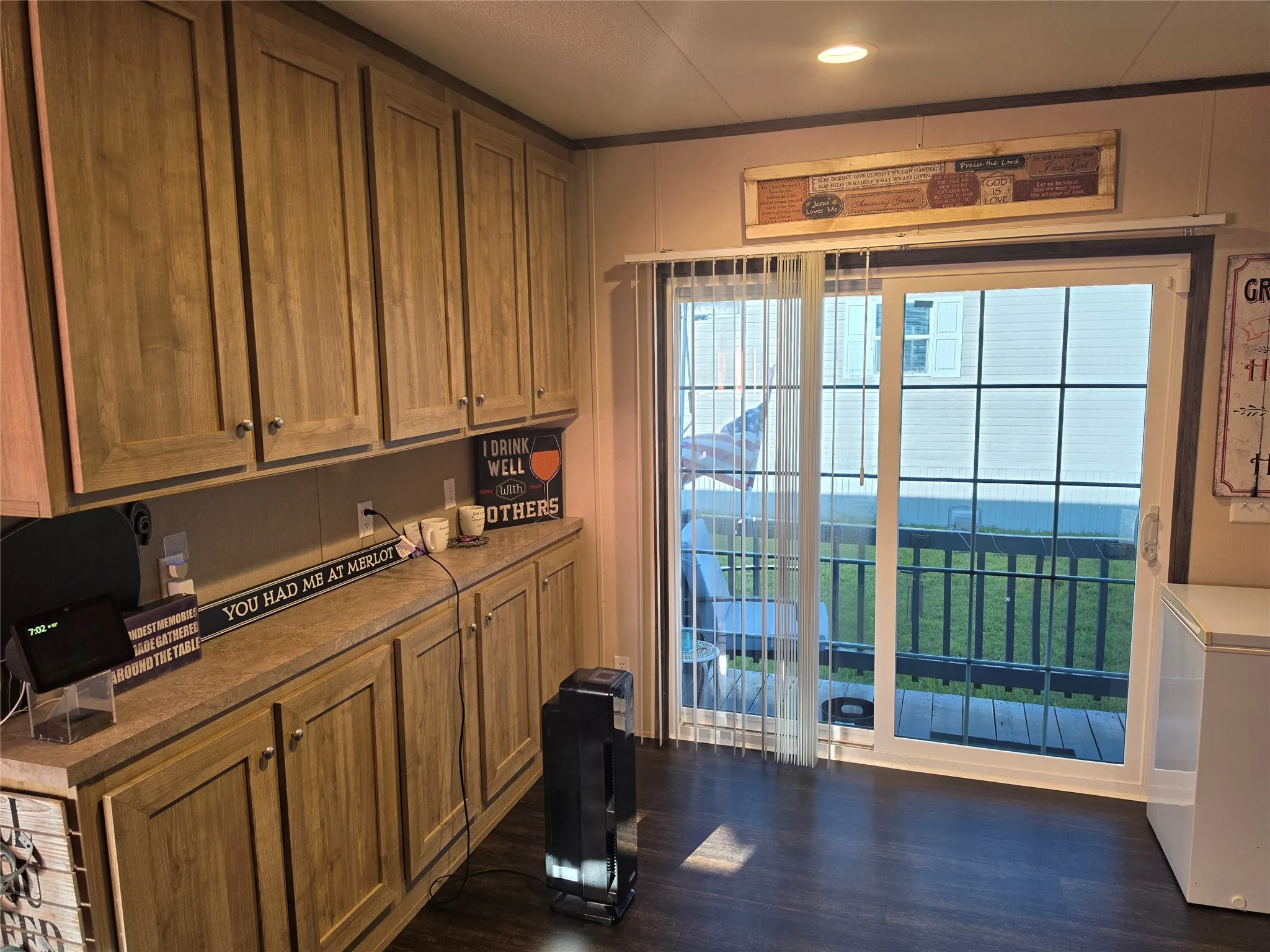 Manufactured Home For Sale in Grayson County , 215 Cannon Lane, Knollwood, Texas 75092, 3 Bedroom, 2 Bathroom, 2 Garage spaces, 1,140 Sqft, built in 2021, mls#21308569, Real Estate Agent in Knollwood, Homes For Sale in Grayson county, Homes For Sale in Knollwood, Realtor in Knollwood Texas, Real Estate Brokerage Independent Realty Texas, Luminita Cordes Realtor