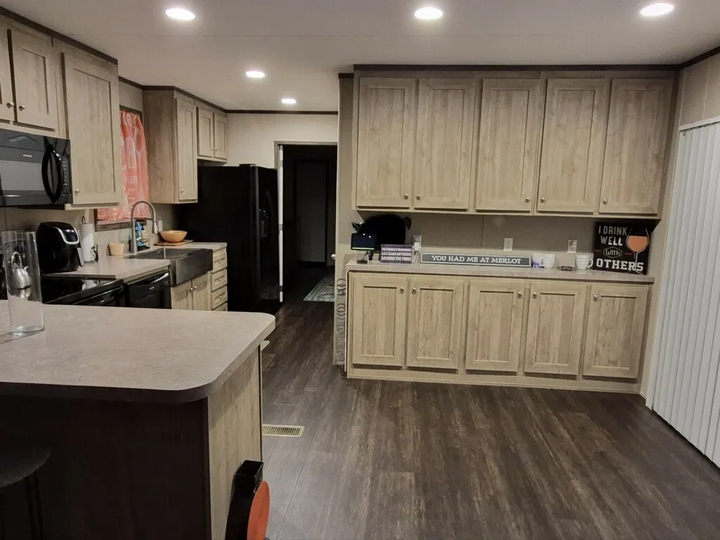 Manufactured Home For Sale in Grayson County , 215 Cannon Lane, Knollwood, Texas 75092, 3 Bedroom, 2 Bathroom, 2 Garage spaces, 1,140 Sqft, built in 2021, mls#21308569, Real Estate Agent in Knollwood, Homes For Sale in Grayson county, Homes For Sale in Knollwood, Realtor in Knollwood Texas, Real Estate Brokerage Independent Realty Texas, Luminita Cordes Realtor
