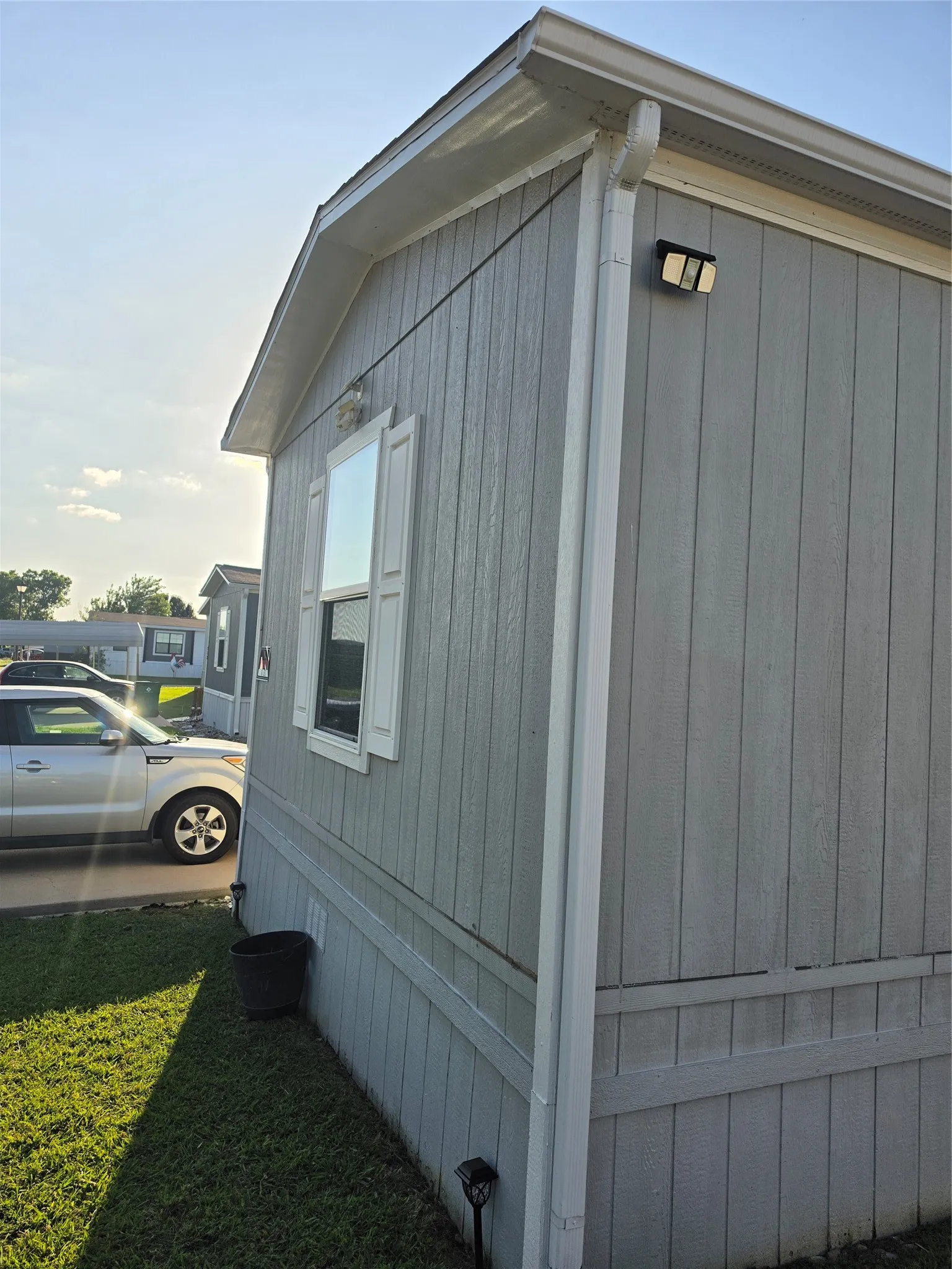 Manufactured Home For Sale in Grayson County , 215 Cannon Lane, Knollwood, Texas 75092, 3 Bedroom, 2 Bathroom, 2 Garage spaces, 1,140 Sqft, built in 2021, mls#21308569, Real Estate Agent in Knollwood, Homes For Sale in Grayson county, Homes For Sale in Knollwood, Realtor in Knollwood Texas, Real Estate Brokerage Independent Realty Texas, Luminita Cordes Realtor