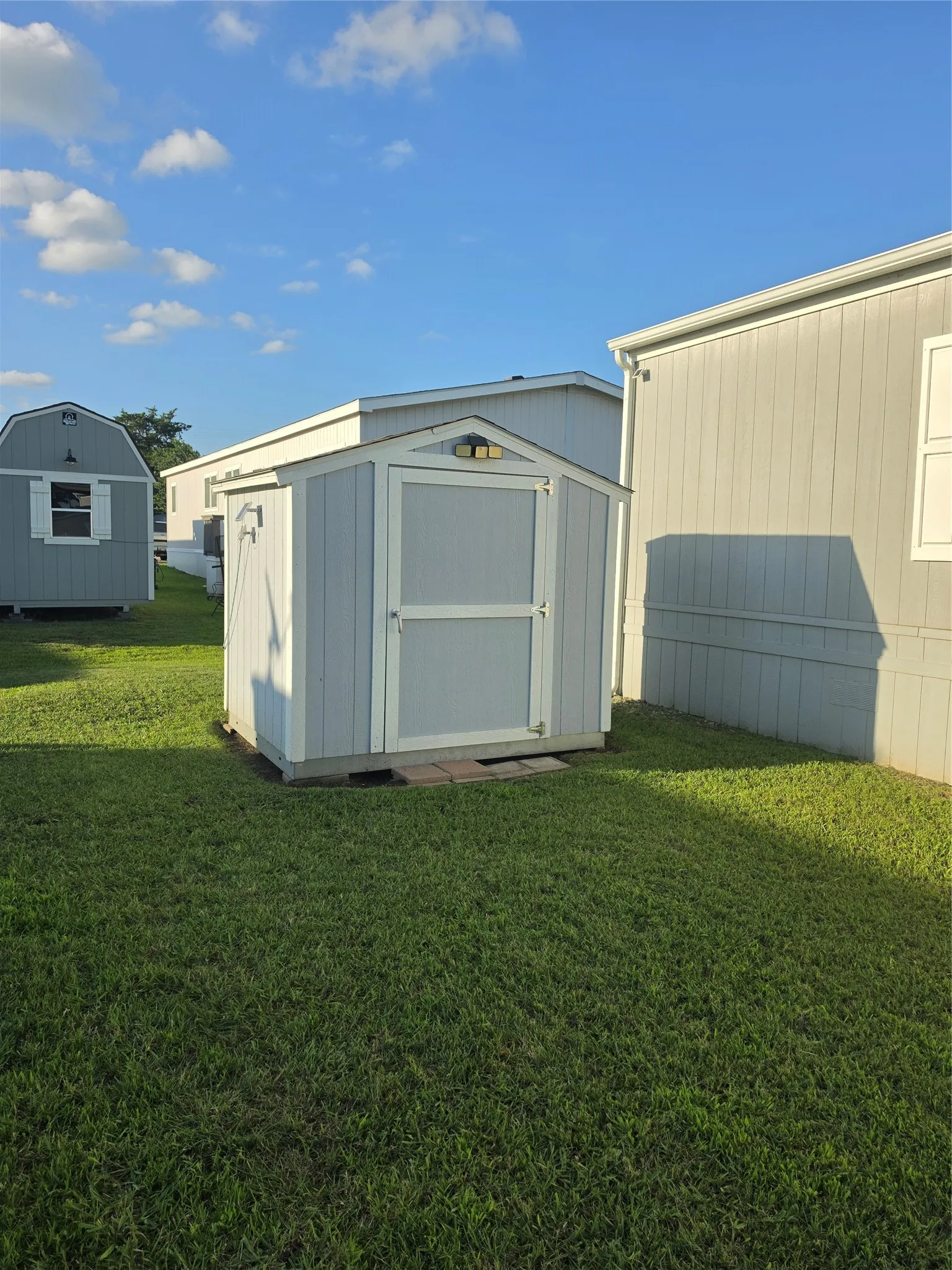 Manufactured Home For Sale in Grayson County , 215 Cannon Lane, Knollwood, Texas 75092, 3 Bedroom, 2 Bathroom, 2 Garage spaces, 1,140 Sqft, built in 2021, mls#21308569, Real Estate Agent in Knollwood, Homes For Sale in Grayson county, Homes For Sale in Knollwood, Realtor in Knollwood Texas, Real Estate Brokerage Independent Realty Texas, Luminita Cordes Realtor