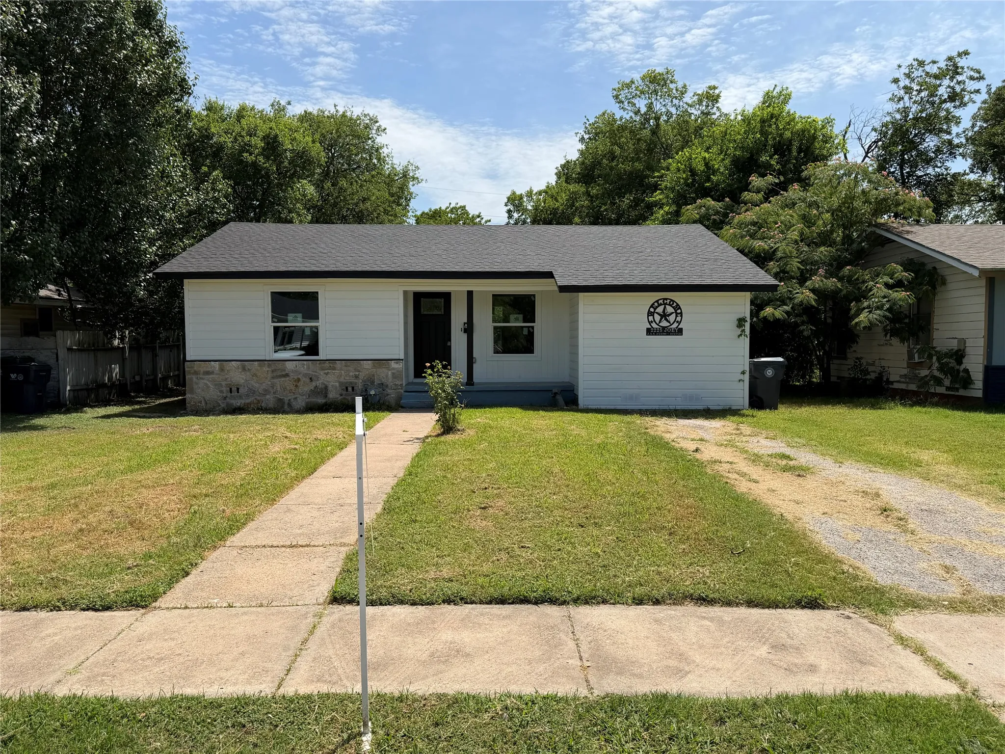 Single Family Residence For Sale in Mc Lennan County , 2225 Joey Drive, Waco, Texas 76711, 3 Bedroom, 1 Bathroom, Garage spaces, 1,200 Sqft, built in 1954, mls#21308704, Real Estate Agent in Waco, Homes For Sale in Mc Lennan county, Homes For Sale in Waco, Realtor in Waco Texas, Real Estate Brokerage Independent Realty Texas, Luminita Cordes Realtor