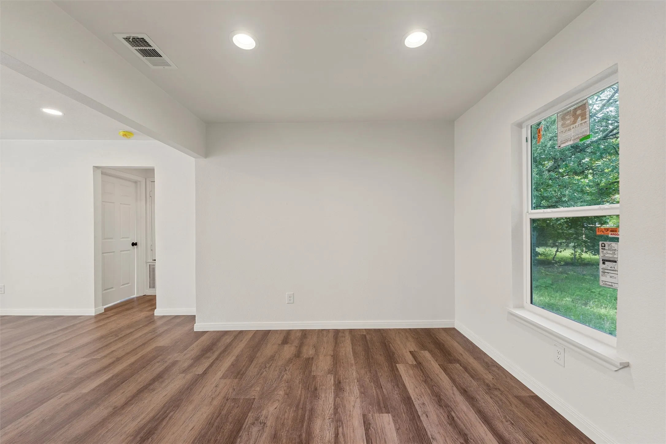 Single Family Residence For Sale in Mc Lennan County , 2225 Joey Drive, Waco, Texas 76711, 3 Bedroom, 1 Bathroom, Garage spaces, 1,200 Sqft, built in 1954, mls#21308704, Real Estate Agent in Waco, Homes For Sale in Mc Lennan county, Homes For Sale in Waco, Realtor in Waco Texas, Real Estate Brokerage Independent Realty Texas, Luminita Cordes Realtor