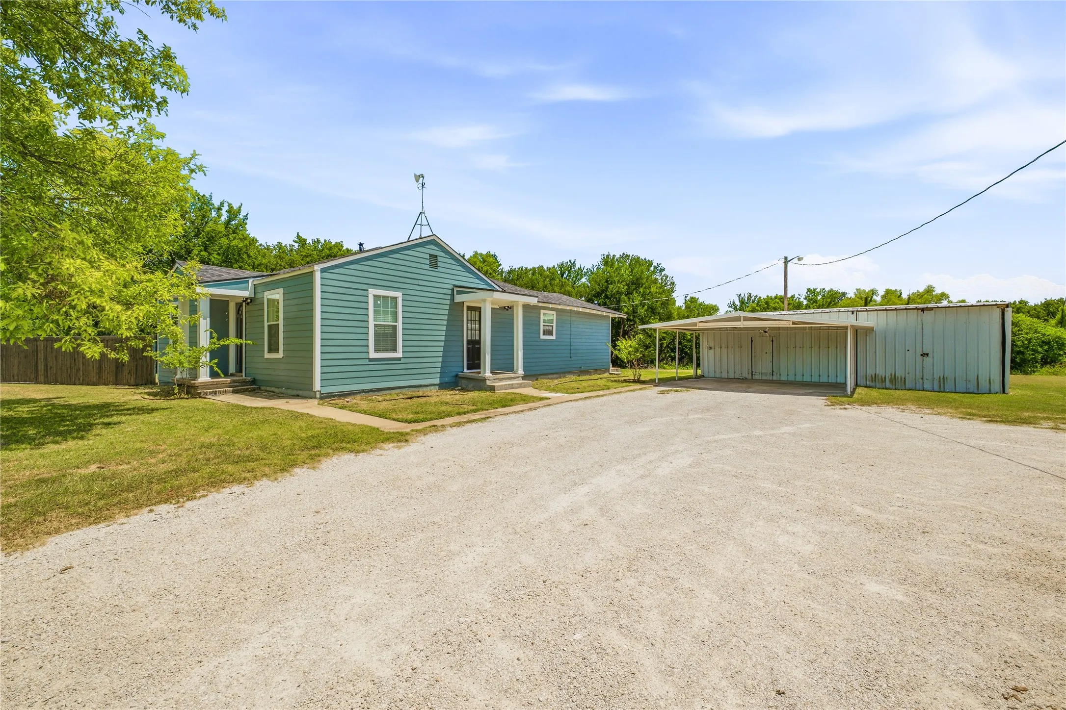 Single Family Residence For Sale in Young County , 111 Medlan Chapel Road, Graham, Texas 76450, 4 Bedroom, 2 Bathroom, Garage spaces, 2,024 Sqft, built in 1940, mls#21308441, Real Estate Agent in Graham, Homes For Sale in Young county, Homes For Sale in Graham, Realtor in Graham Texas, Real Estate Brokerage Independent Realty Texas, Luminita Cordes Realtor